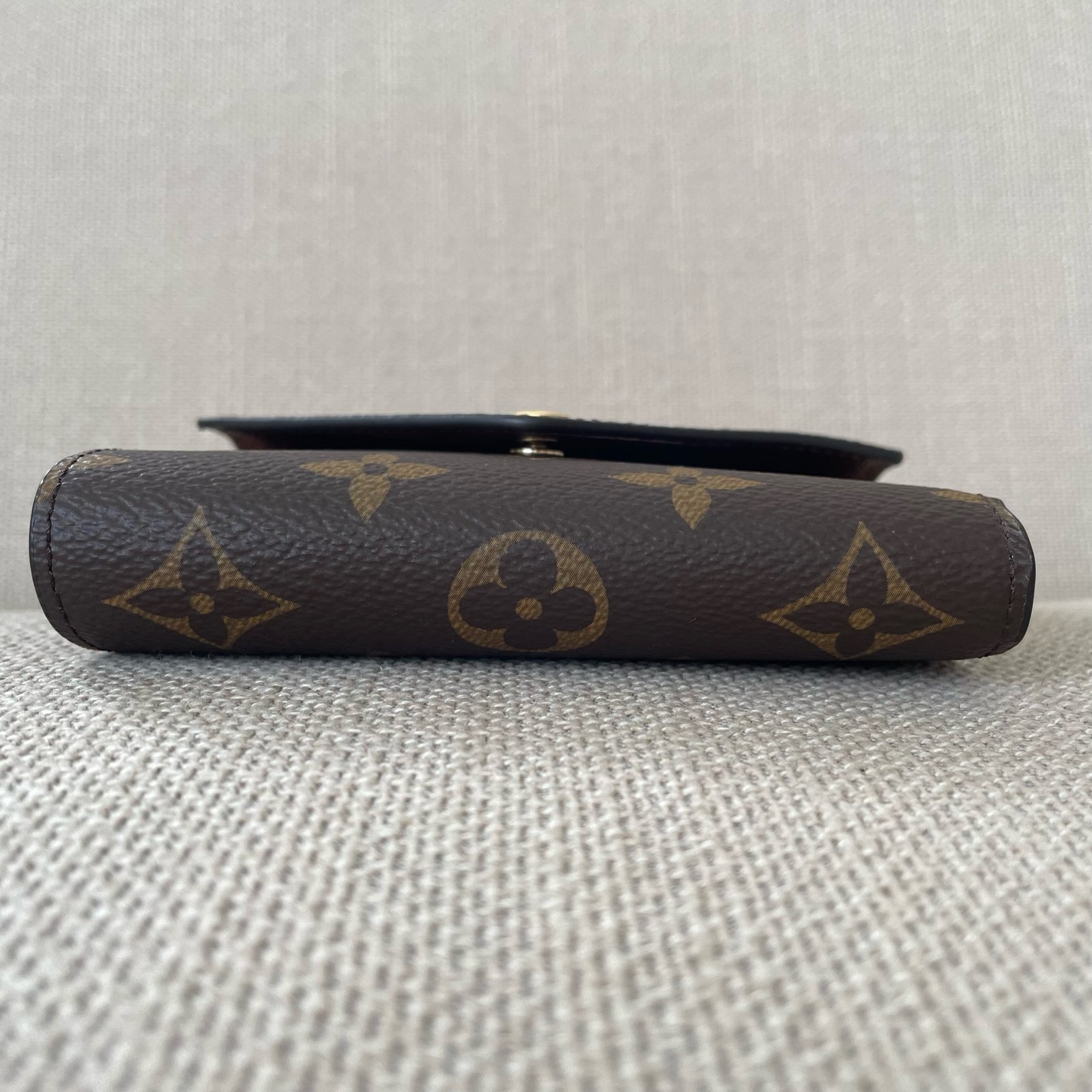 LOUIS VUITTON Victorine Wallet – Image 6
