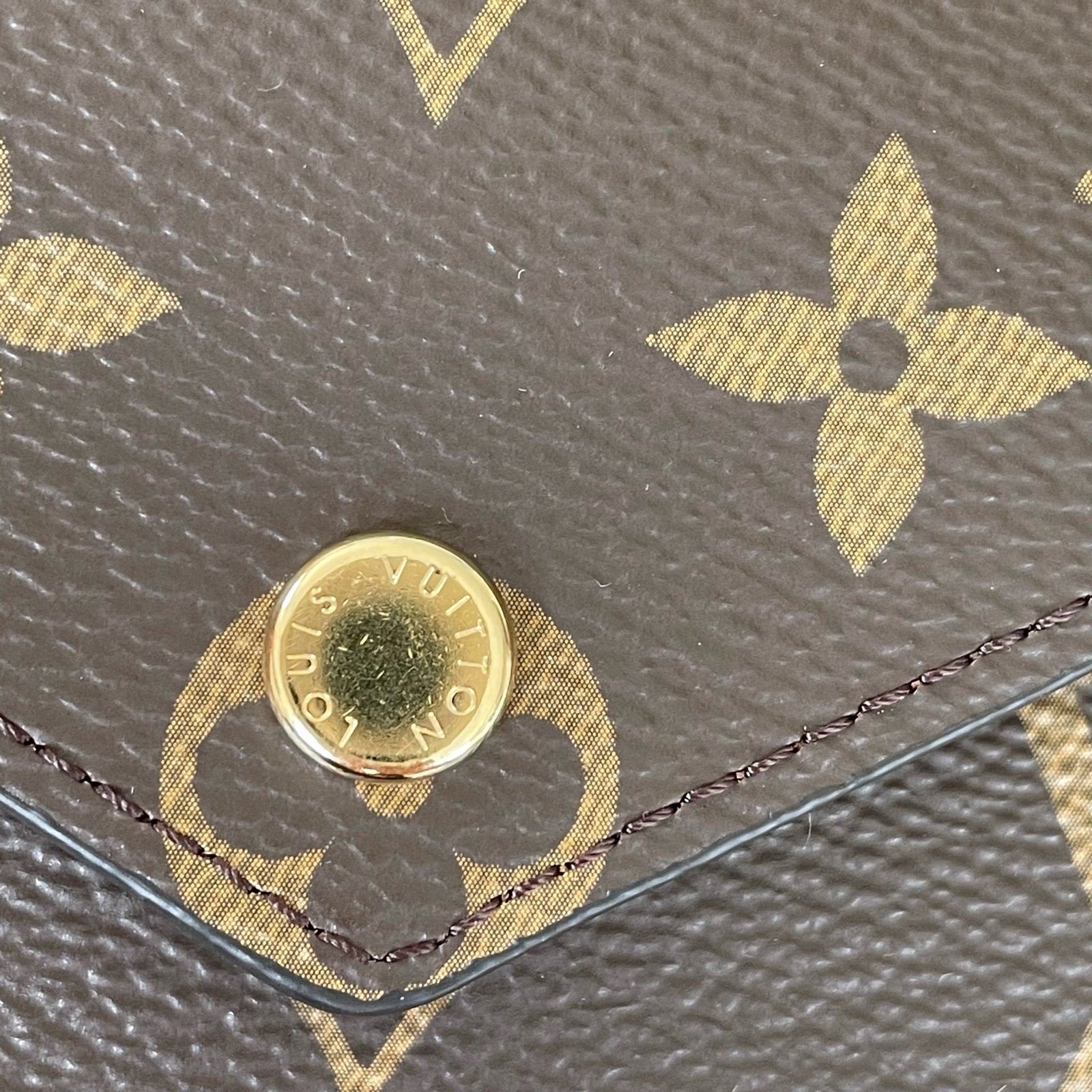 LOUIS VUITTON Victorine Wallet – Image 8