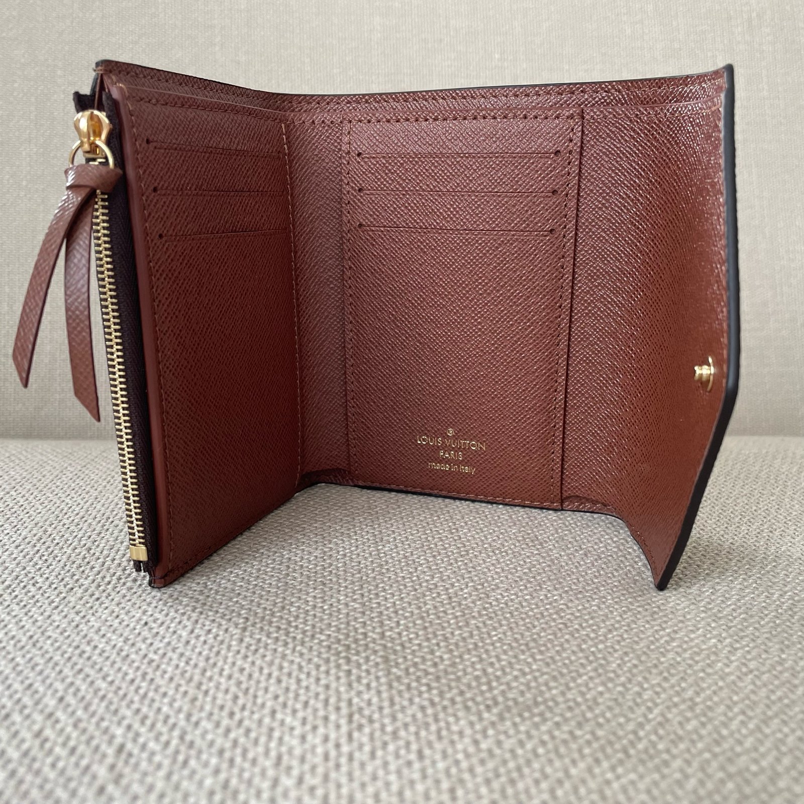 LOUIS VUITTON Victorine Wallet – Image 12