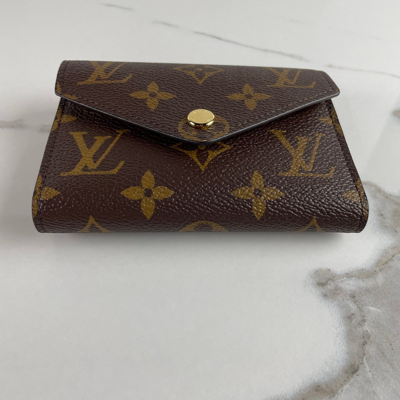 LOUIS VUITTON Victorine Wallet – Image 4