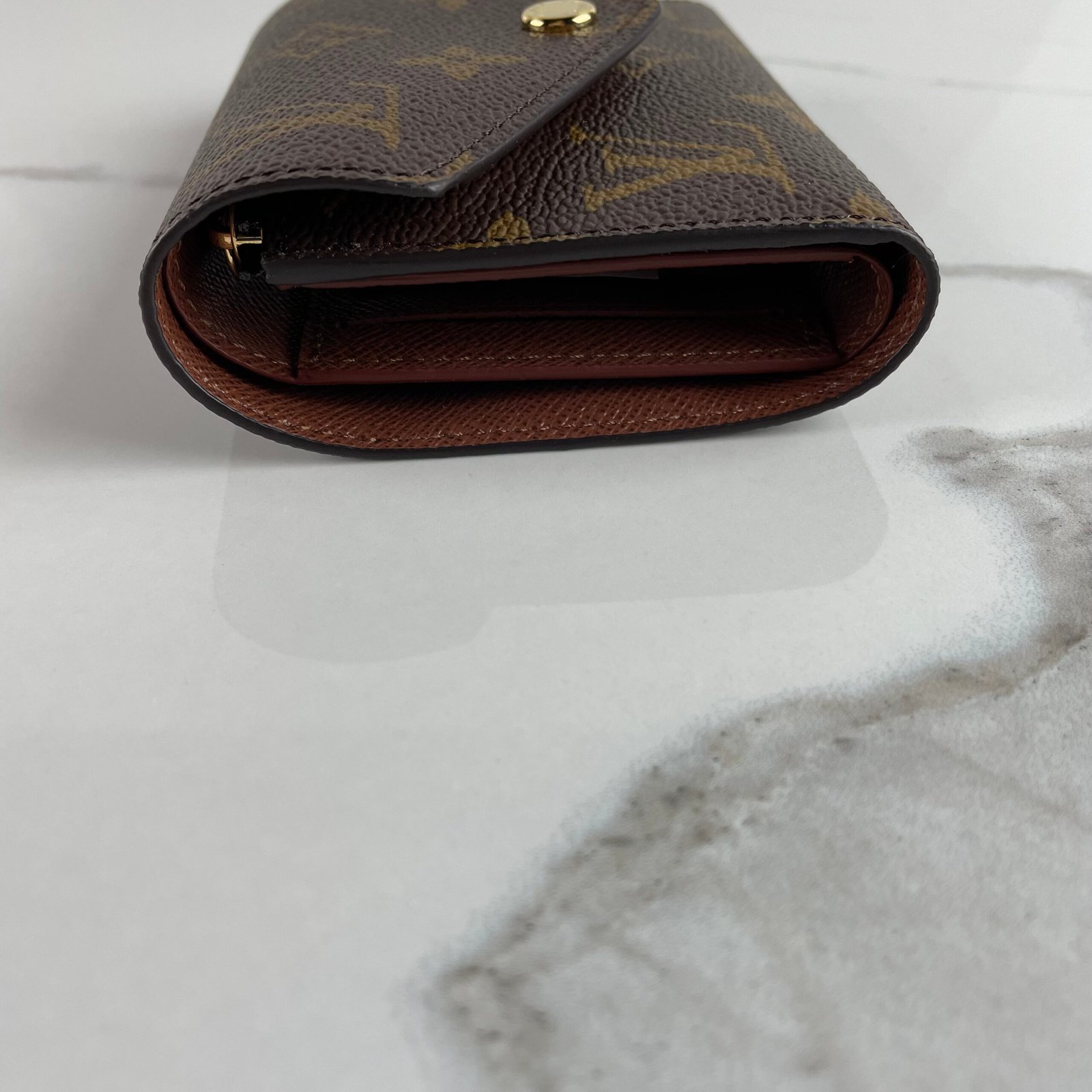 LOUIS VUITTON Victorine Wallet – Image 5