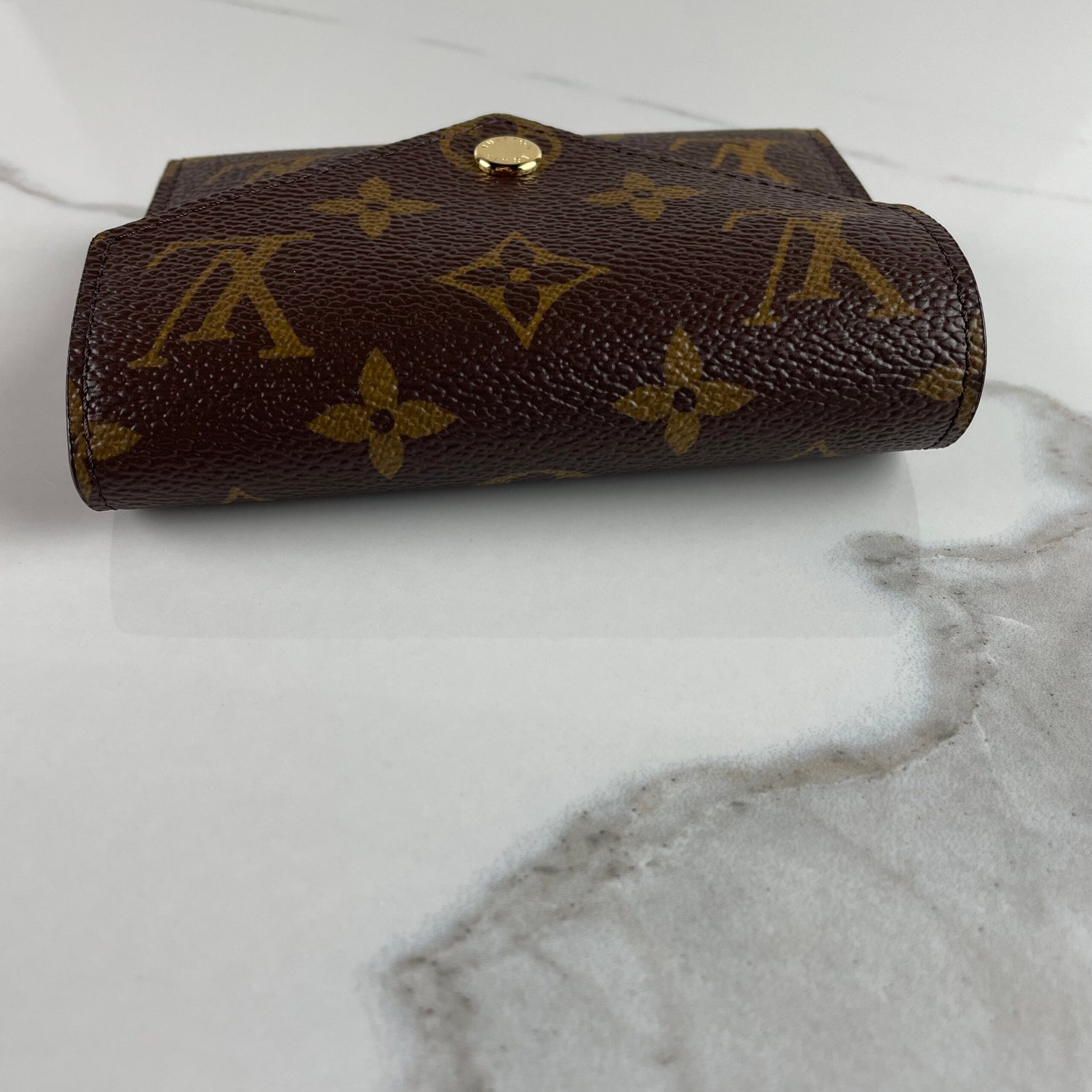 LOUIS VUITTON Victorine Wallet – Image 6