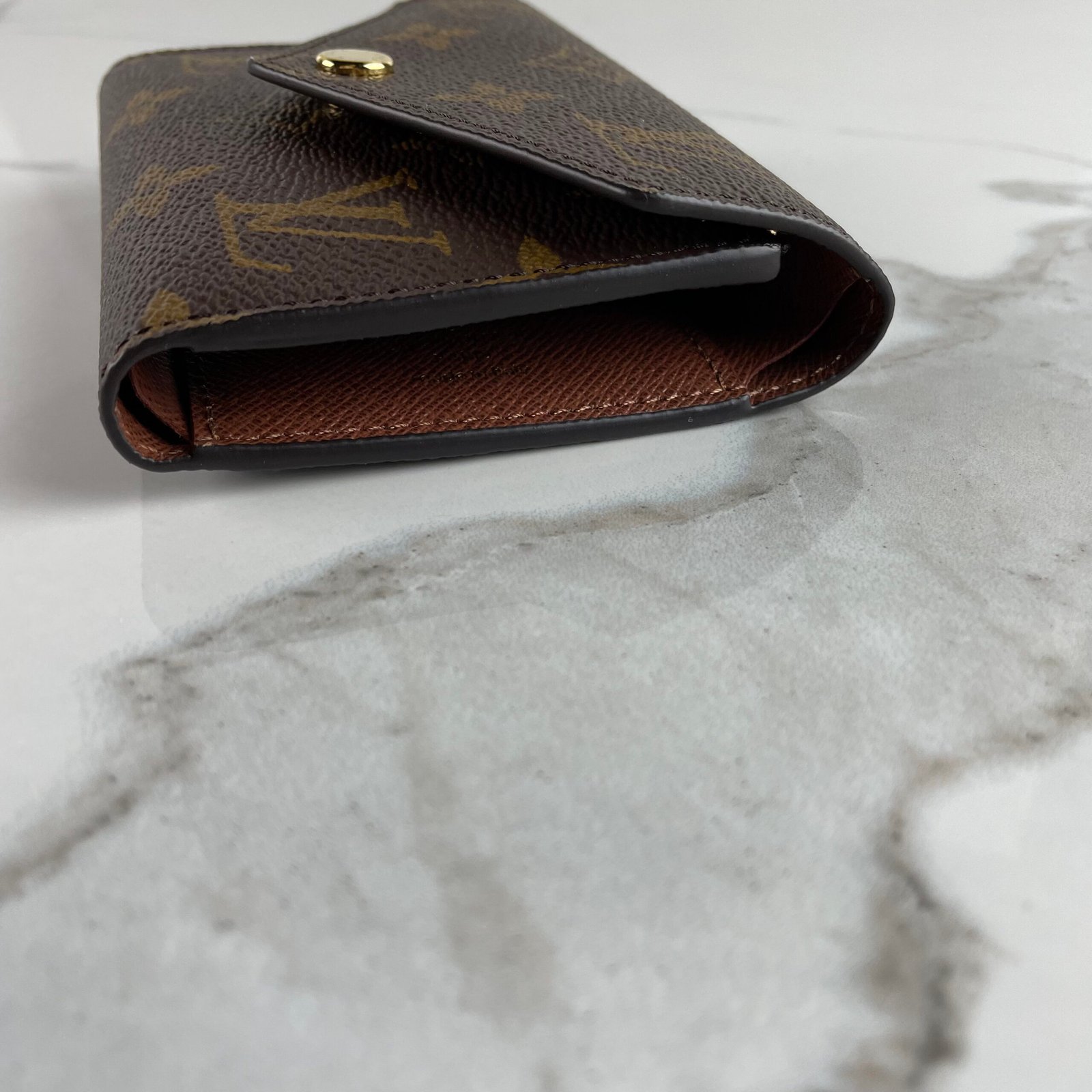 LOUIS VUITTON Victorine Wallet – Image 7