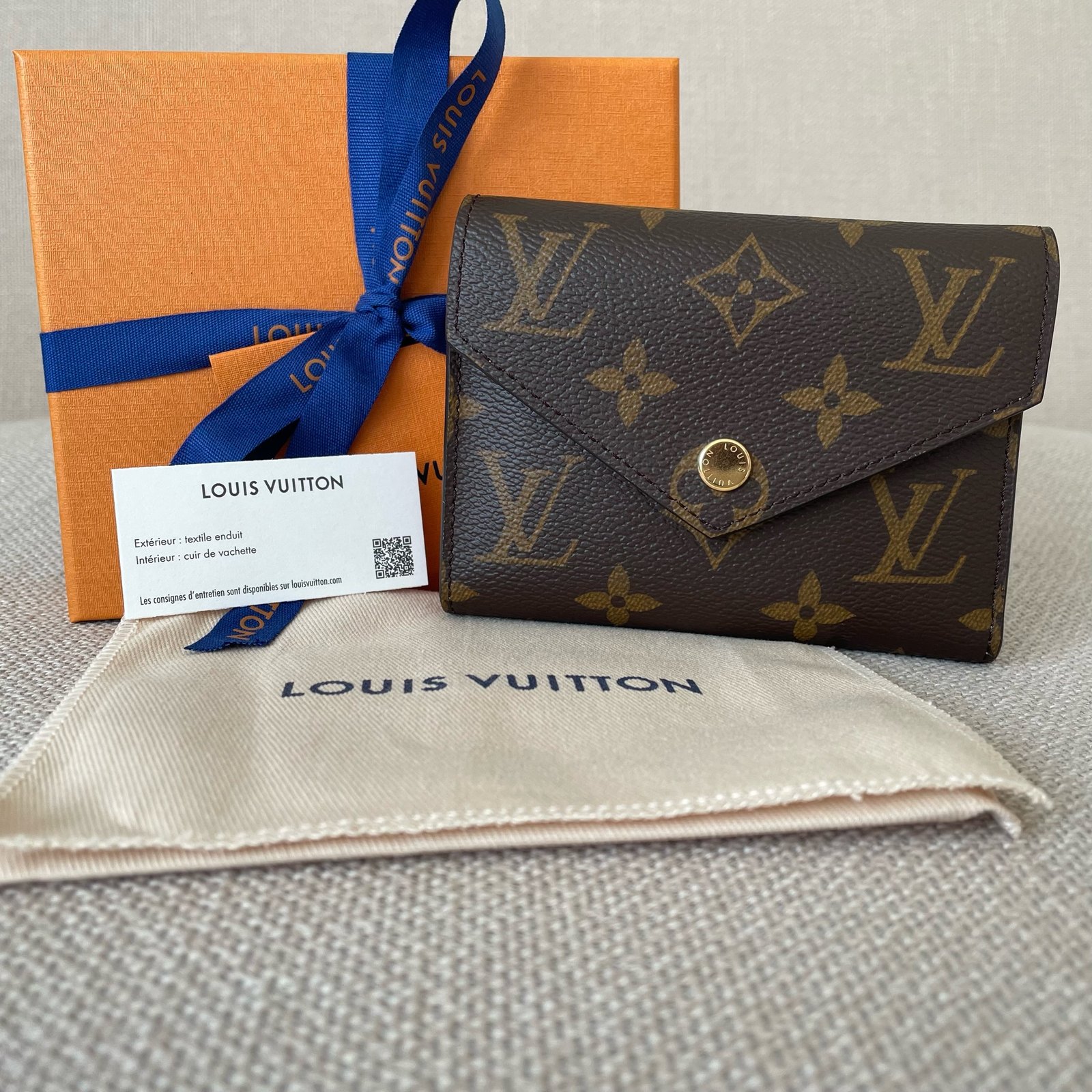 LOUIS VUITTON Victorine Wallet – Image 2
