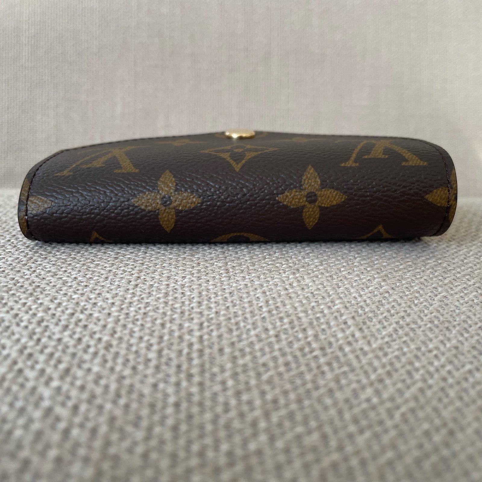 LOUIS VUITTON Victorine Wallet – Image 5