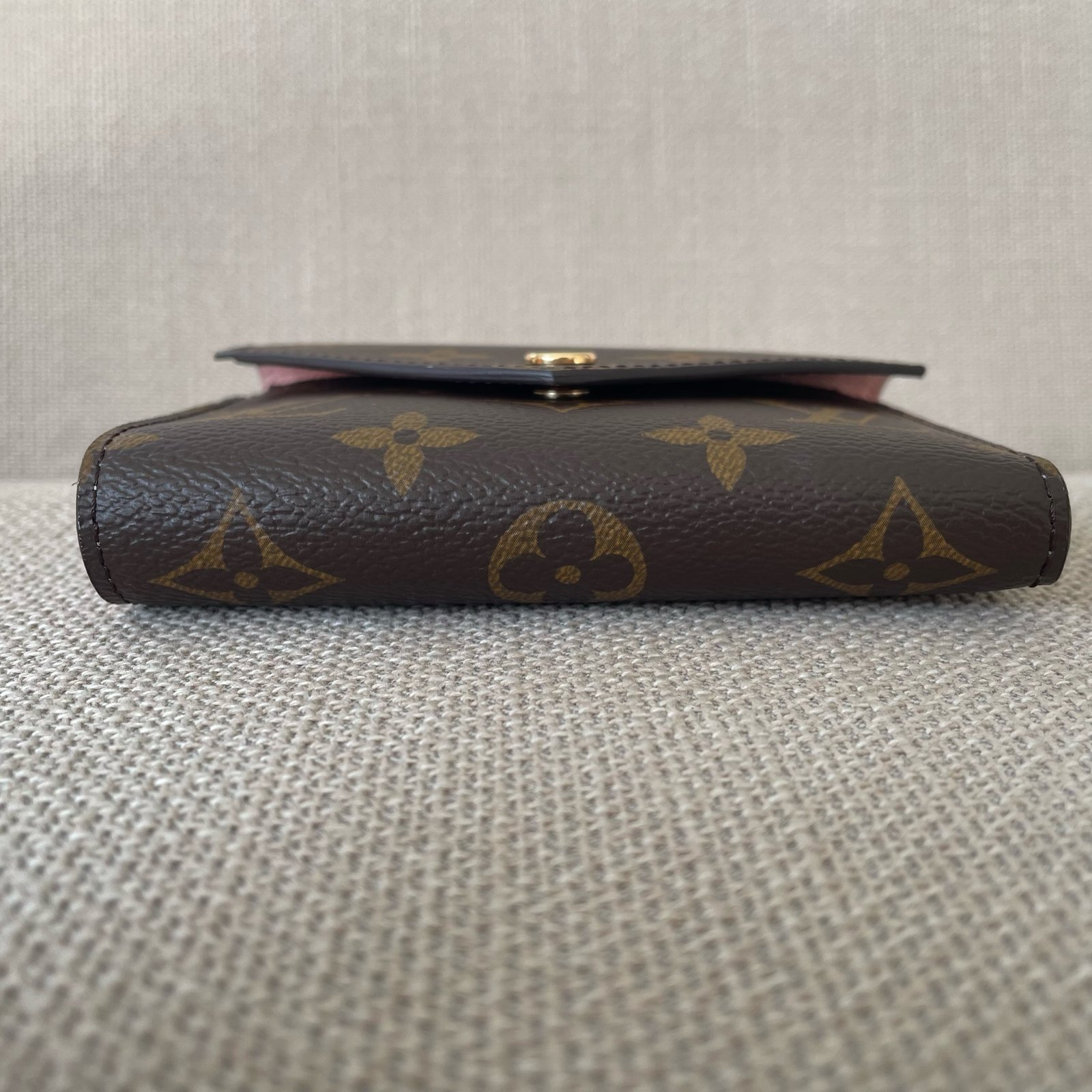 LOUIS VUITTON Victorine Wallet – Image 7