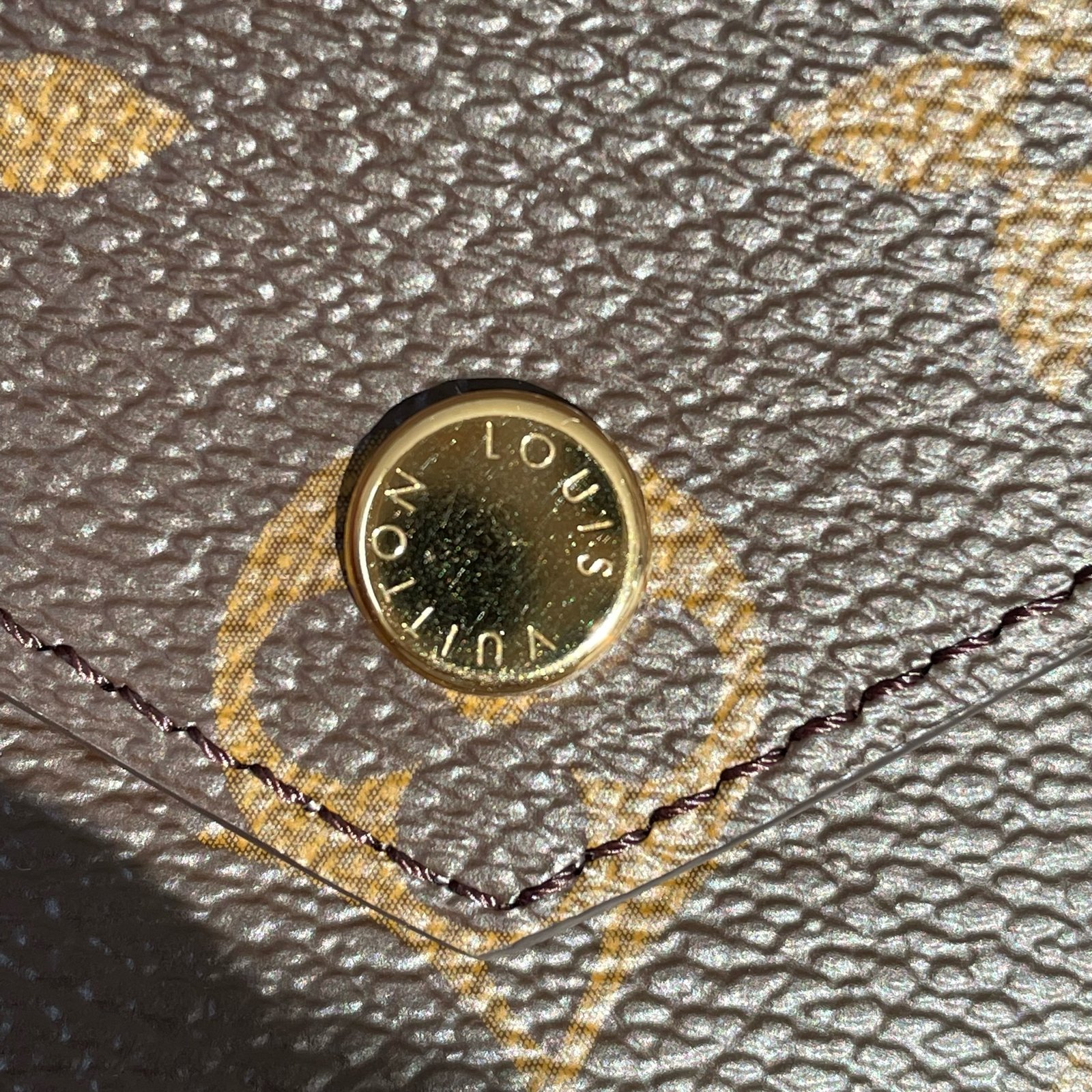 LOUIS VUITTON Victorine Wallet – Image 8