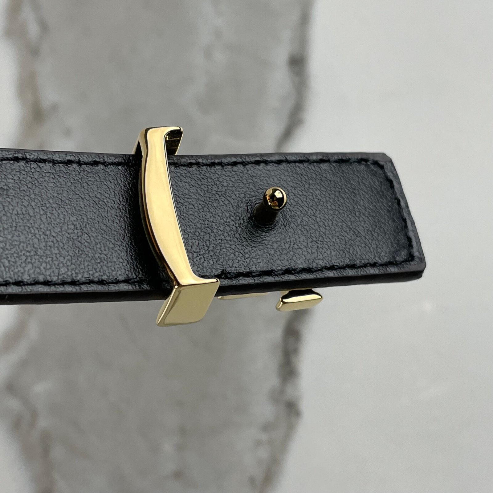 LOUIS VUITTON Ceinture LV Iconic 20mm Réversible – Image 8