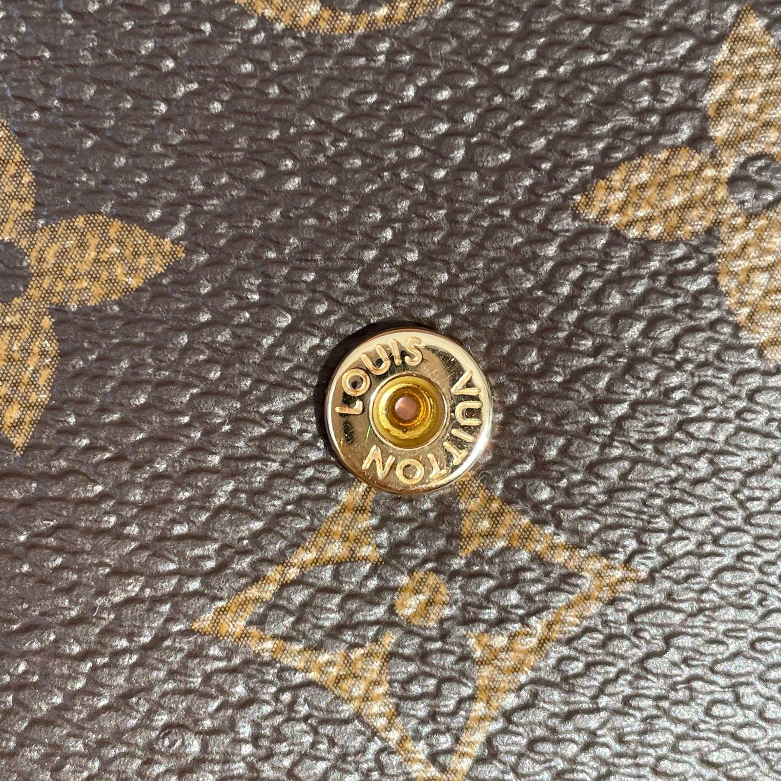 LOUIS VUITTON Victorine Wallet – Image 9