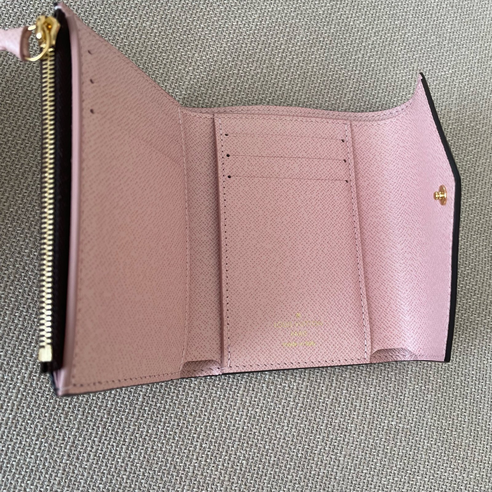 LOUIS VUITTON Victorine Wallet – Image 11