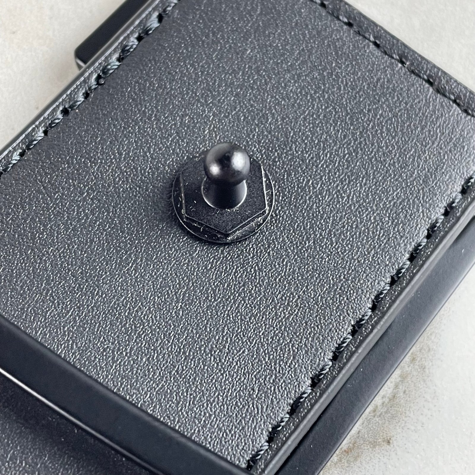 LOUIS VUITTON Ceinture Noir Mat LV Initiales 40mm – Image 9