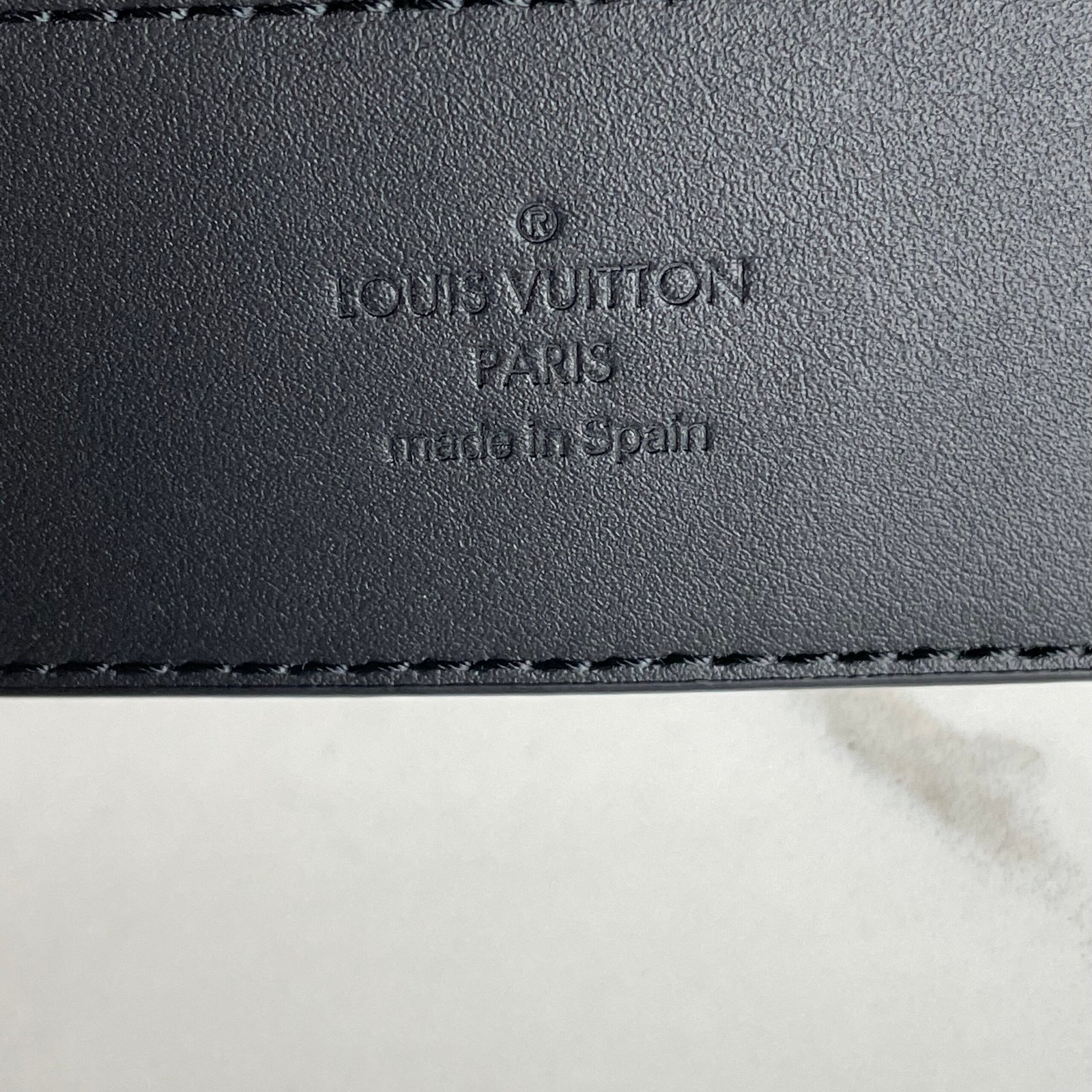 LOUIS VUITTON Ceinture Noir Mat LV Initiales 40mm – Image 11