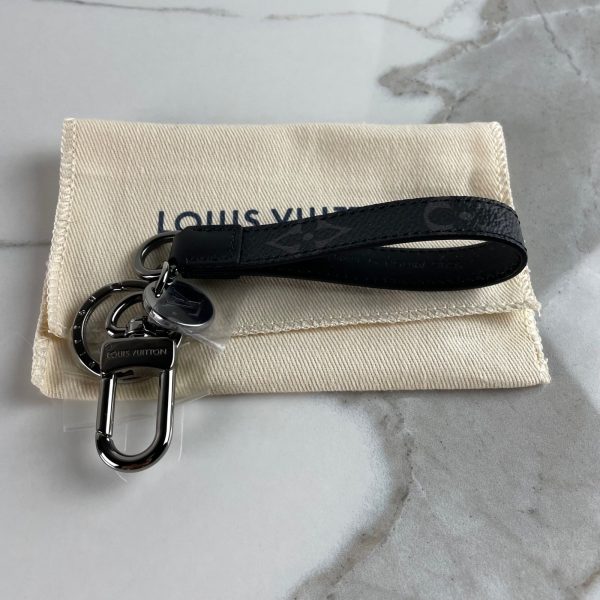 LOUIS VUITTON Bijou de Sac et Porte-Clés Dragonne – Image 3