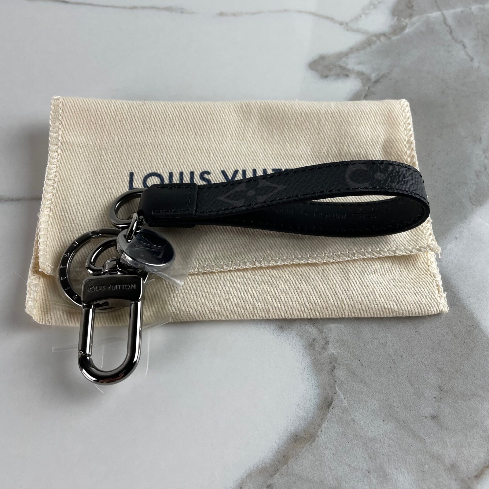 LOUIS VUITTON Bijou de Sac et Porte-Clés Dragonne – Image 3