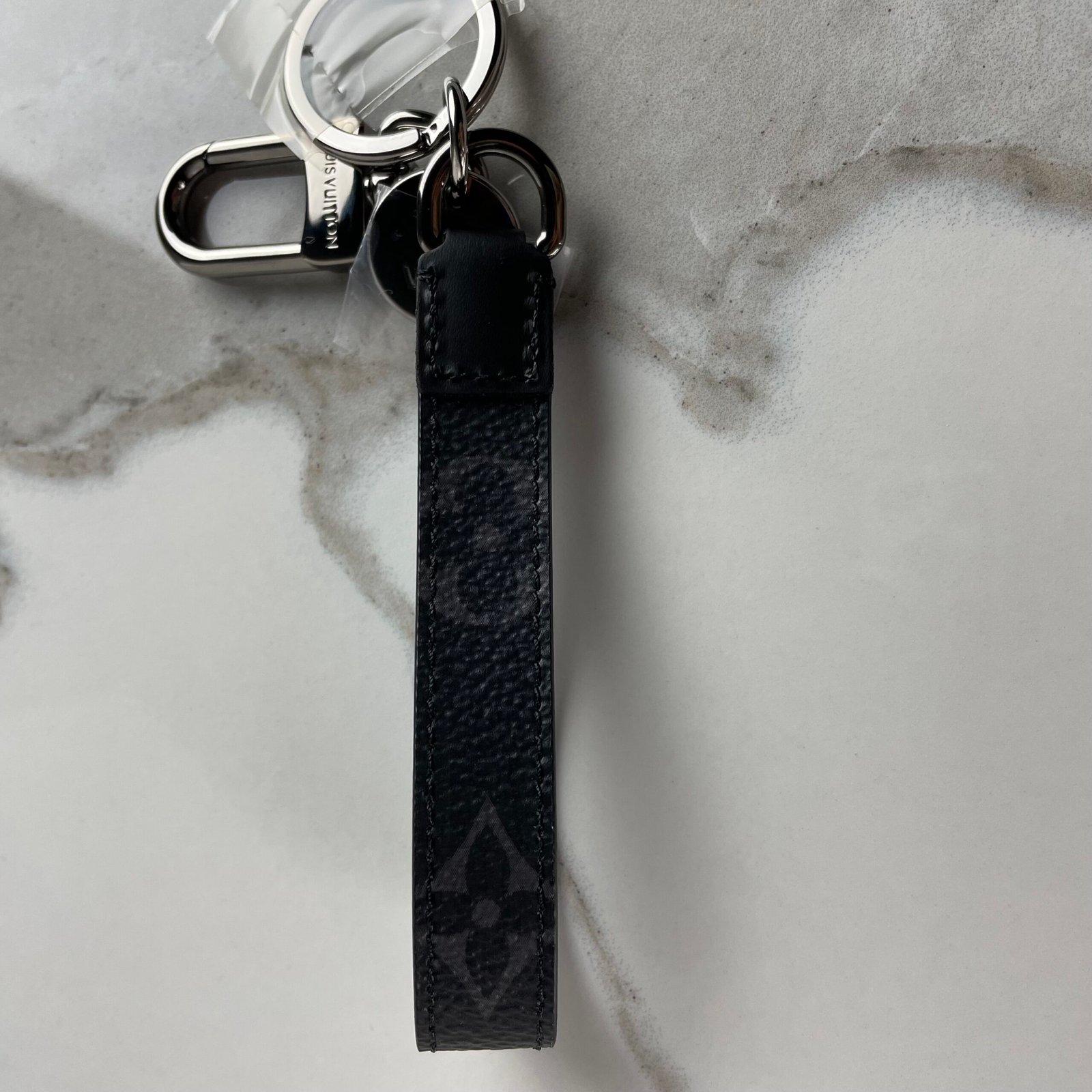 LOUIS VUITTON Bijou de Sac et Porte-Clés Dragonne – Image 12