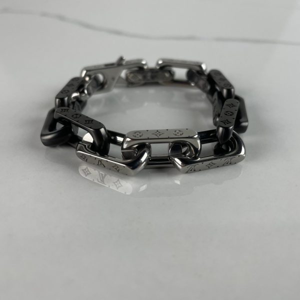 LOUIS VUITTON Bracelet Monogram Chain – Image 3
