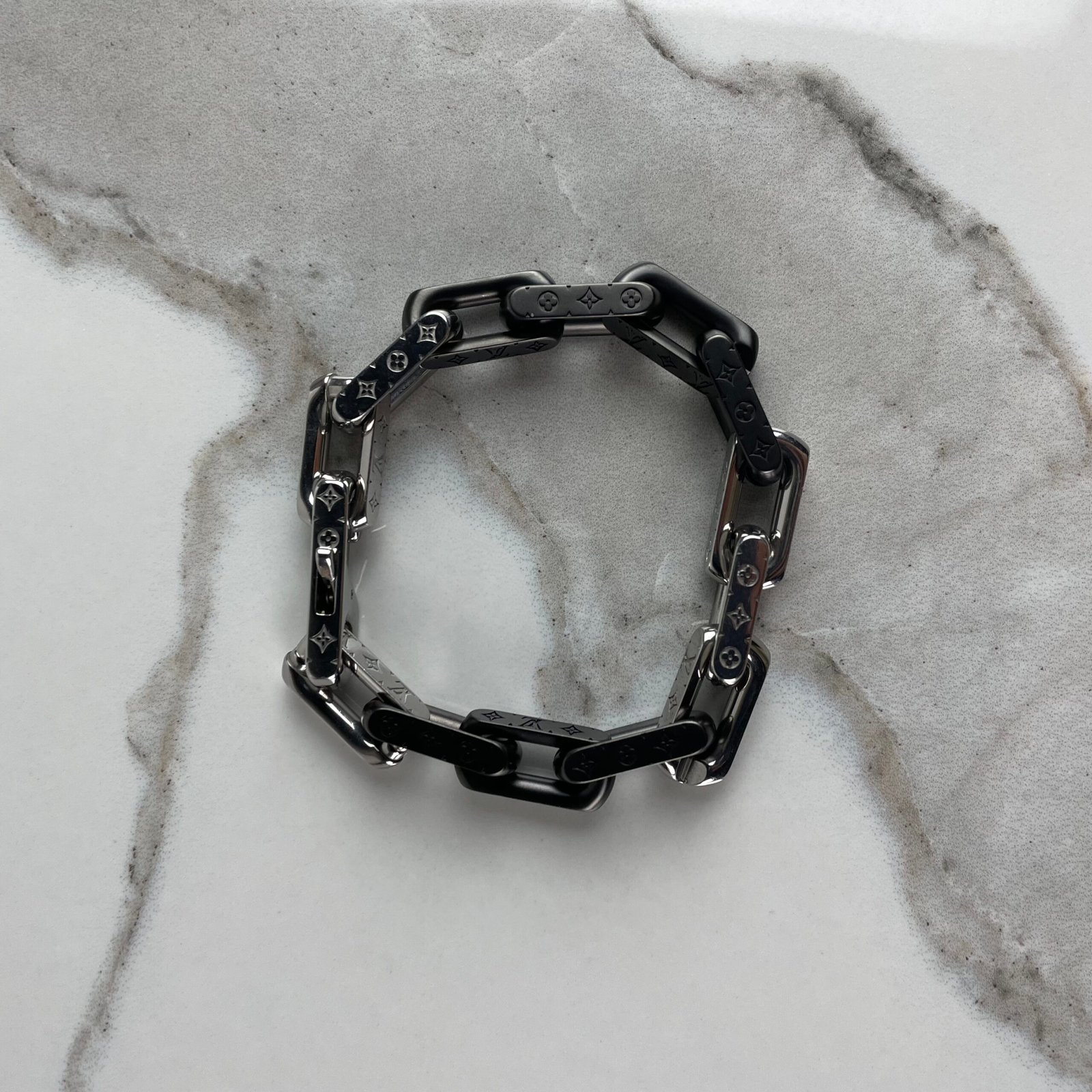 LOUIS VUITTON Bracelet Monogram Chain – Image 7