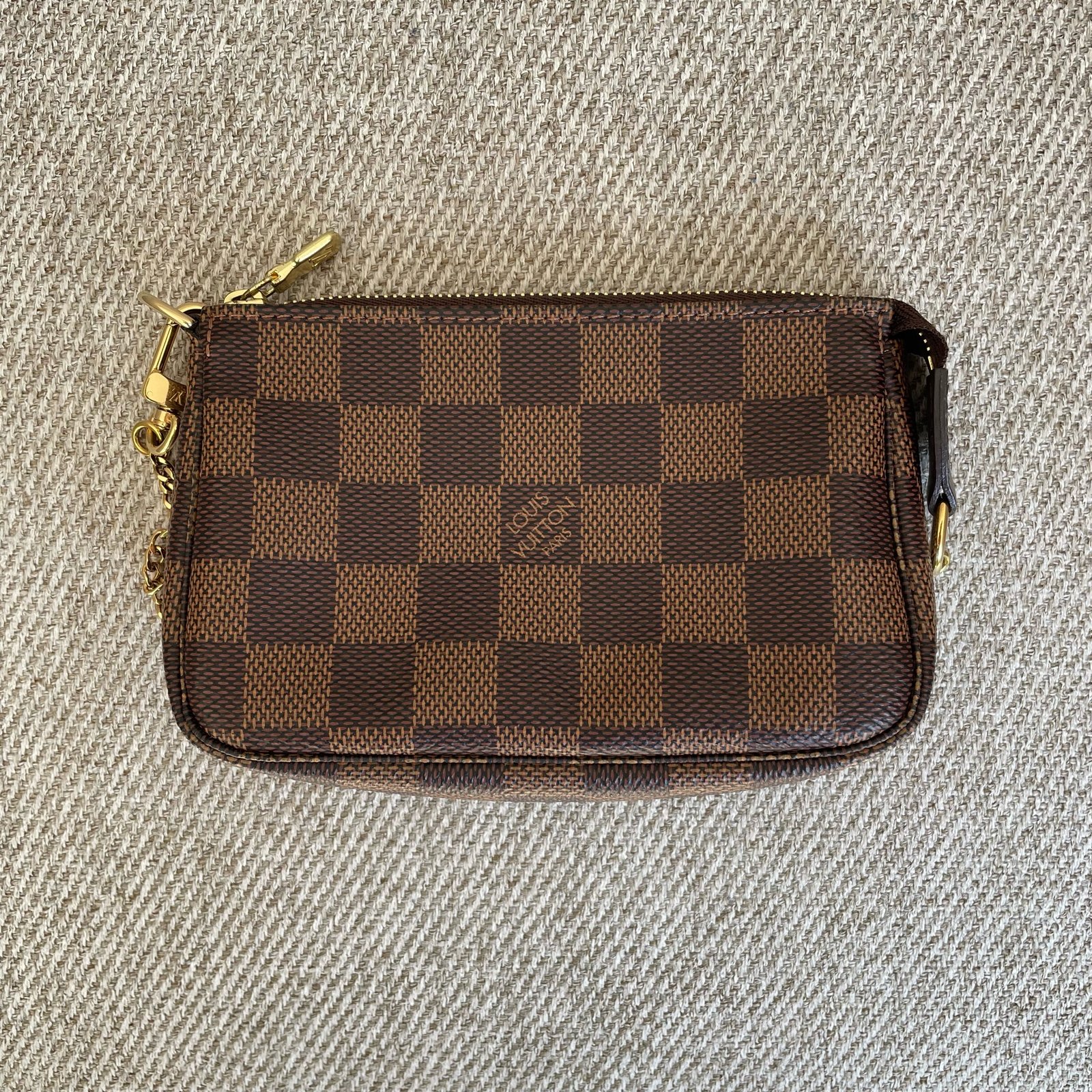 LOUIS VUITTON Pochette Accessoires Mini – Image 3