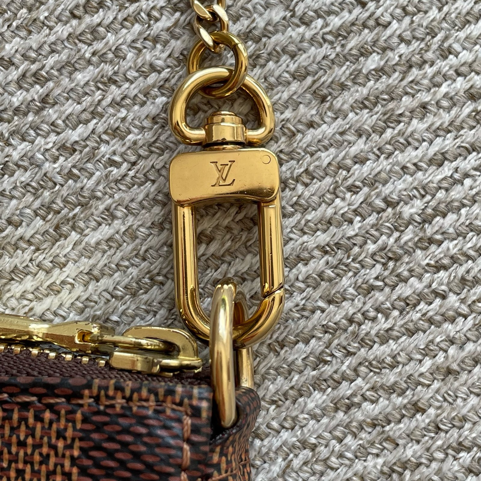 LOUIS VUITTON Pochette Accessoires Mini – Image 11