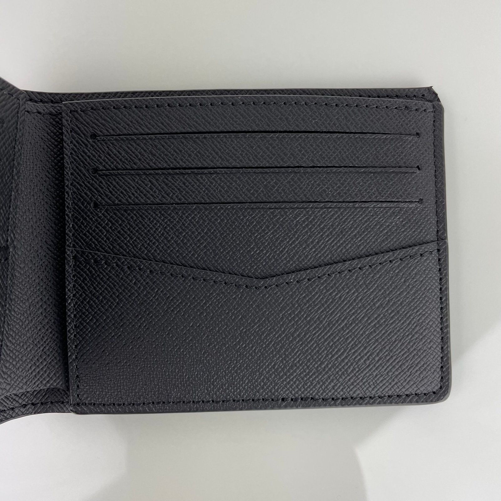 LOUIS VUITTON Slender Wallet – Image 4