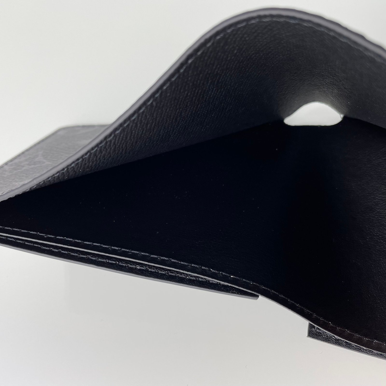 LOUIS VUITTON Slender Wallet – Image 13