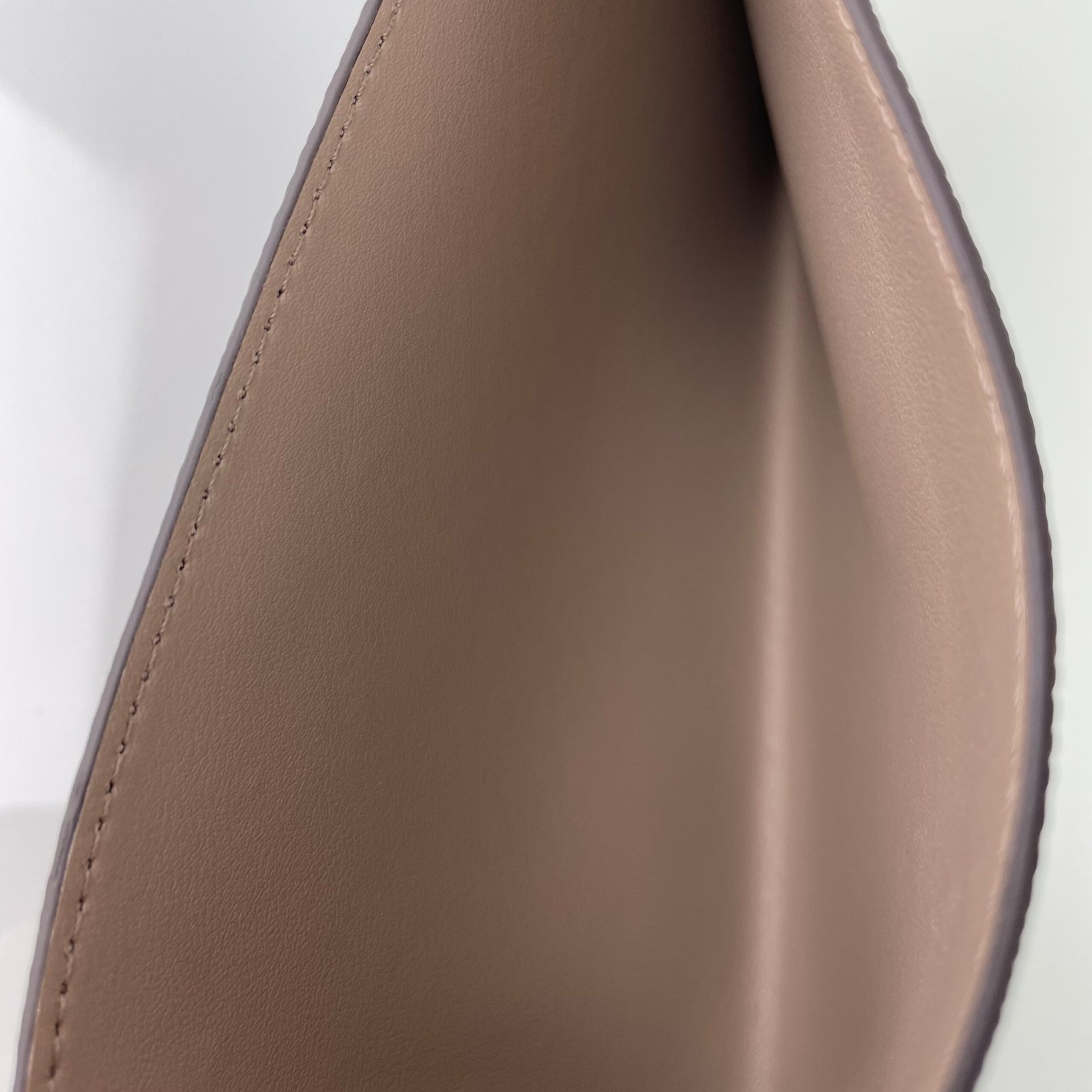LOUIS VUITTON Flat Pocket – Image 9
