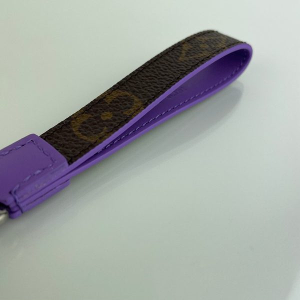 LOUIS VUITTON Dragonne Monogram Slim – Image 4
