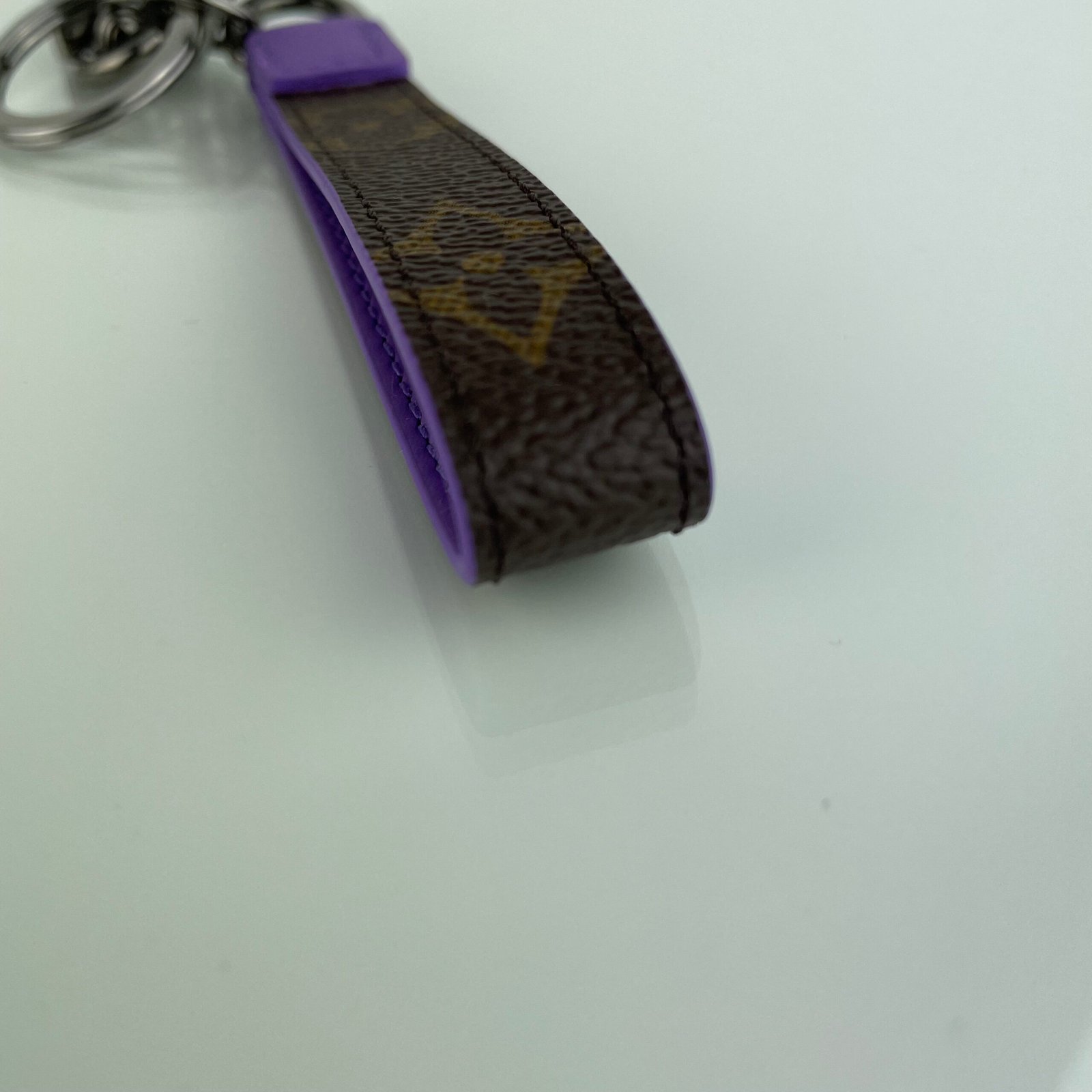 LOUIS VUITTON Dragonne Monogram Slim – Image 6