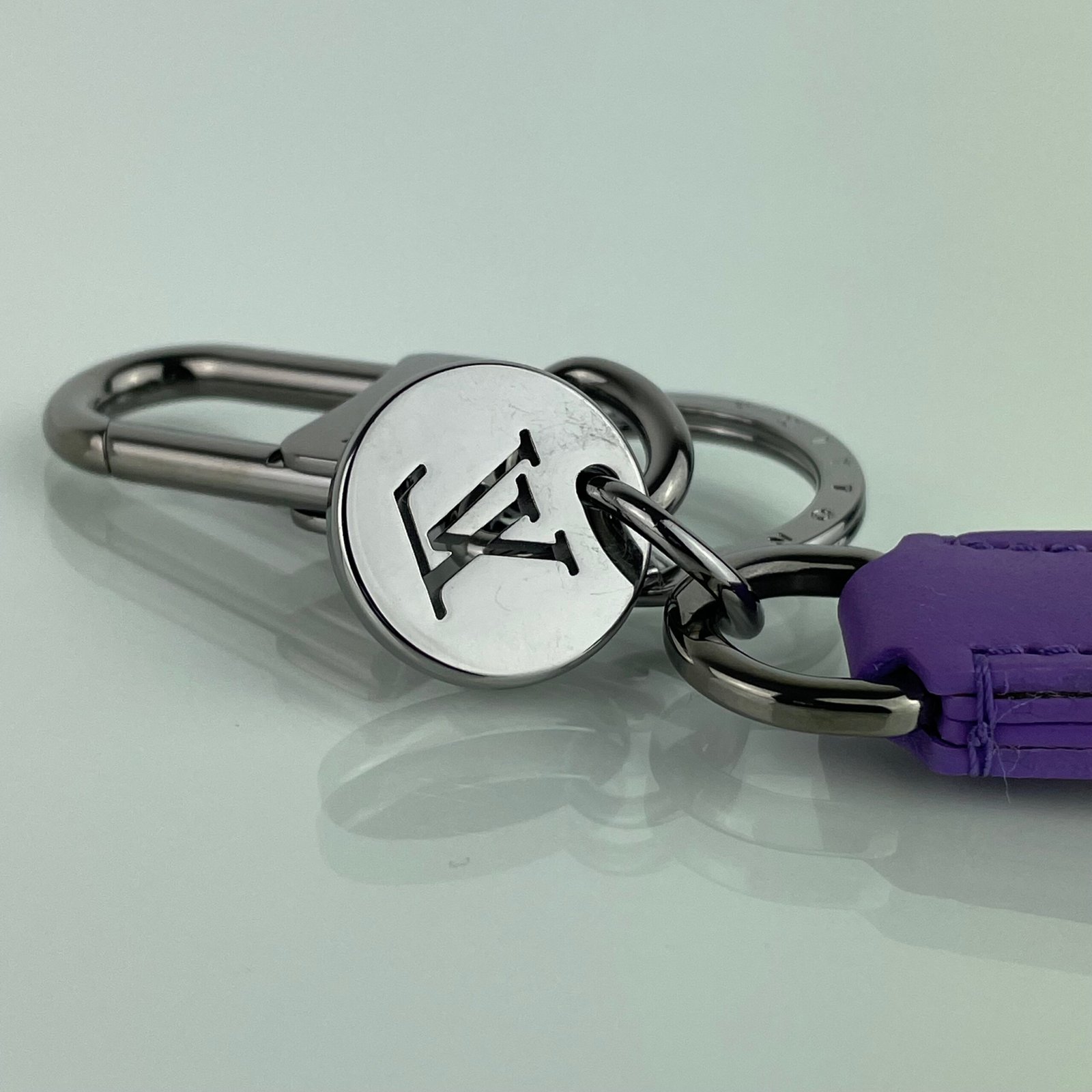 LOUIS VUITTON Dragonne Monogram Slim – Image 9