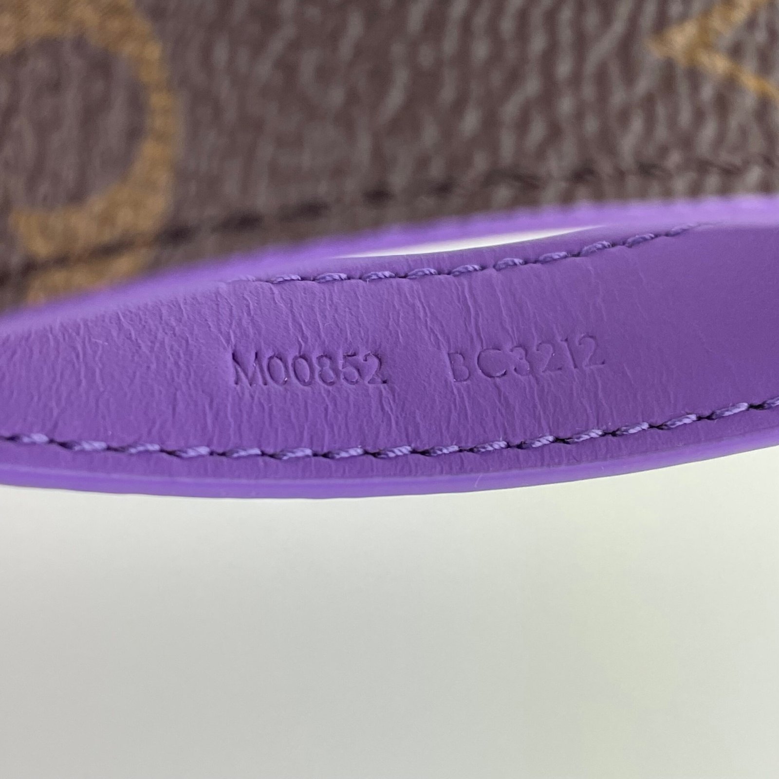 LOUIS VUITTON Dragonne Monogram Slim – Image 10