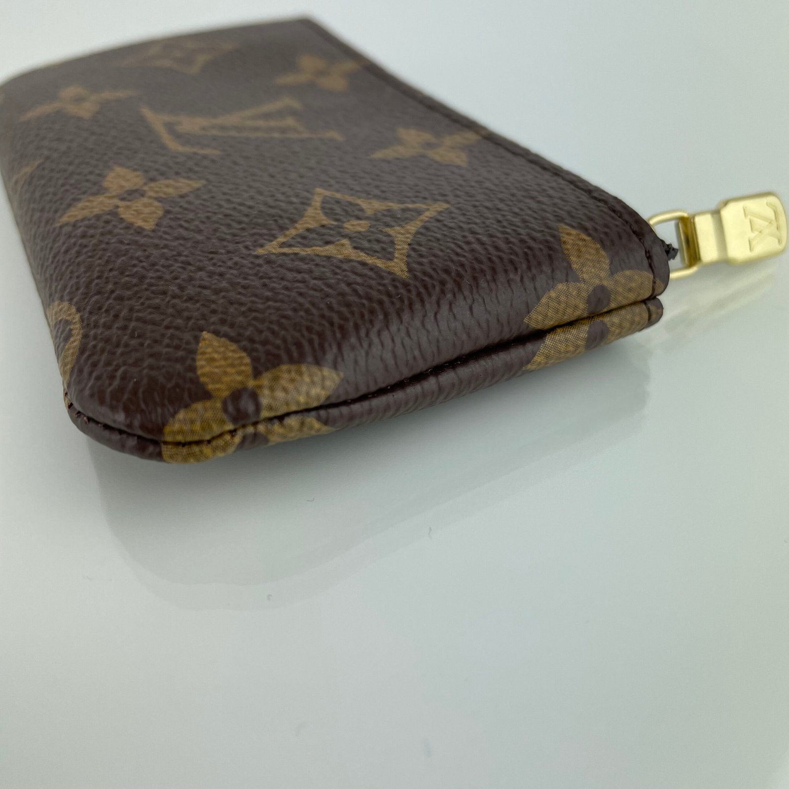 LOUIS VUITTON Pochette Clés – Image 4
