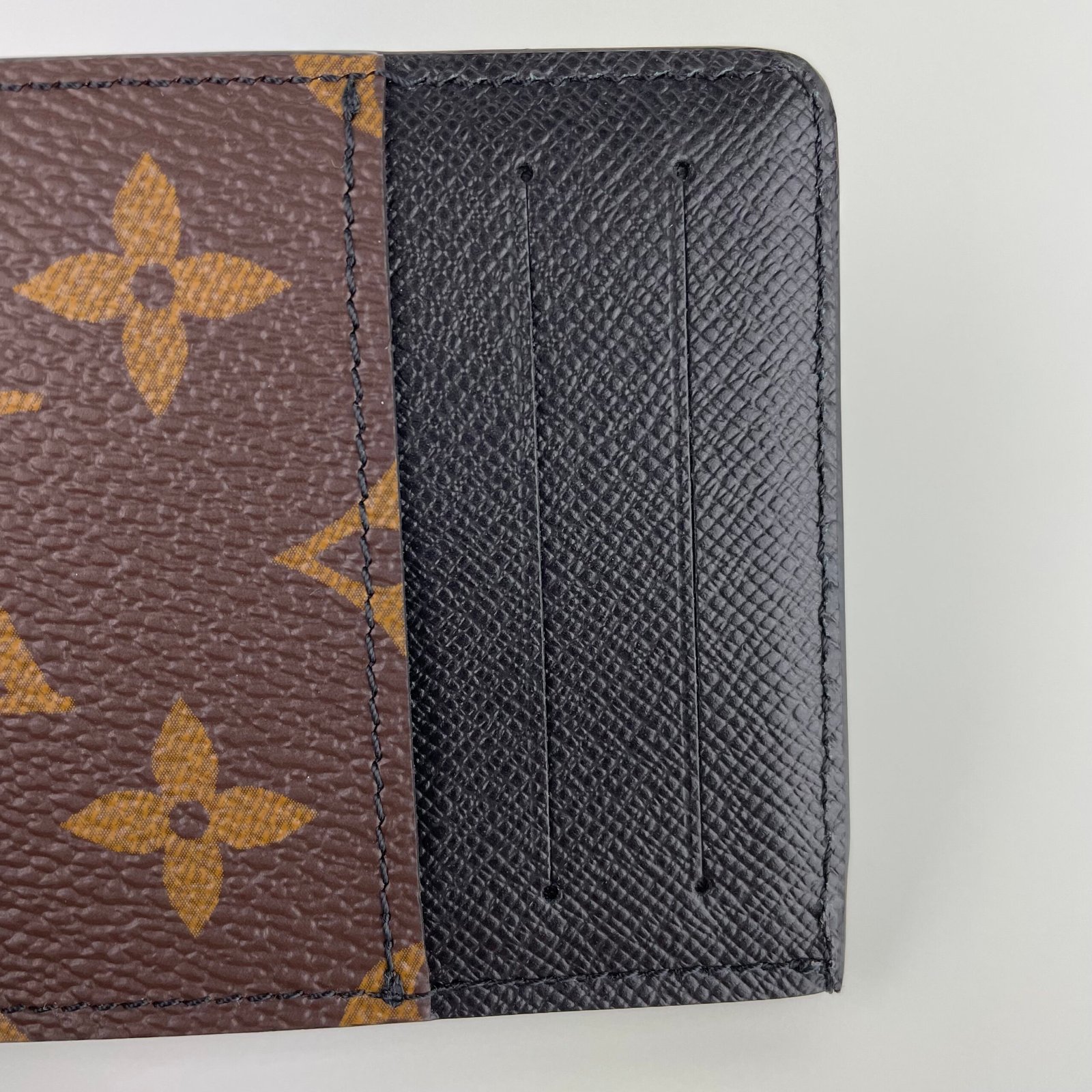 LOUIS VUITTON Neo Porte Cartes – Image 8