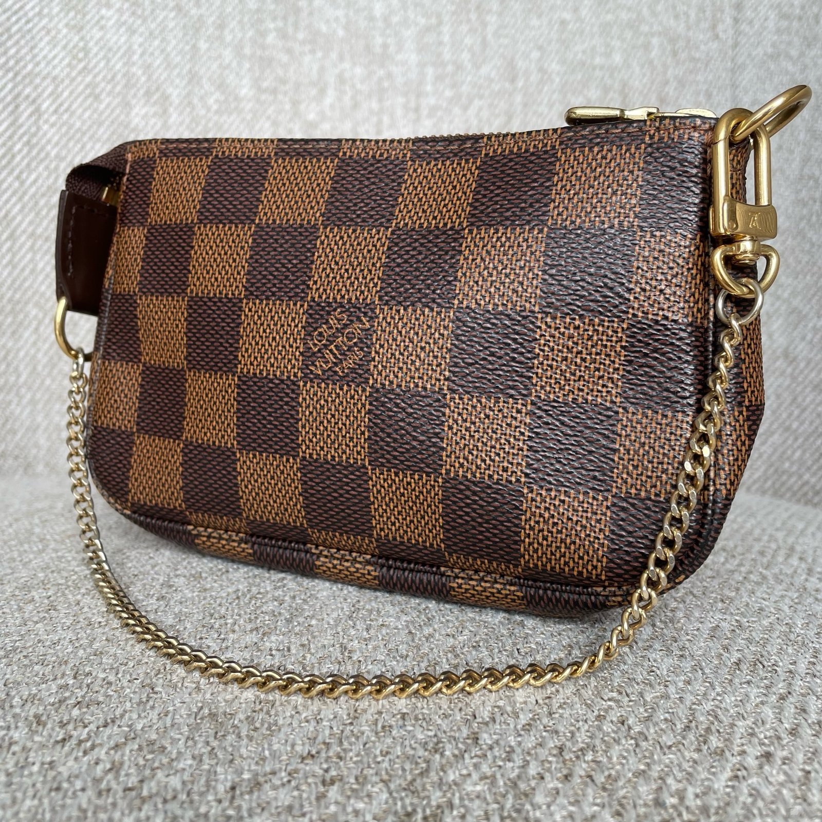 LOUIS VUITTON Pochette Accessoires Mini