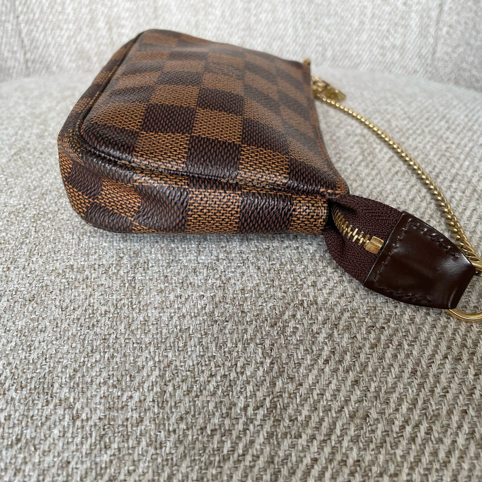 LOUIS VUITTON Pochette Accessoires Mini – Image 7