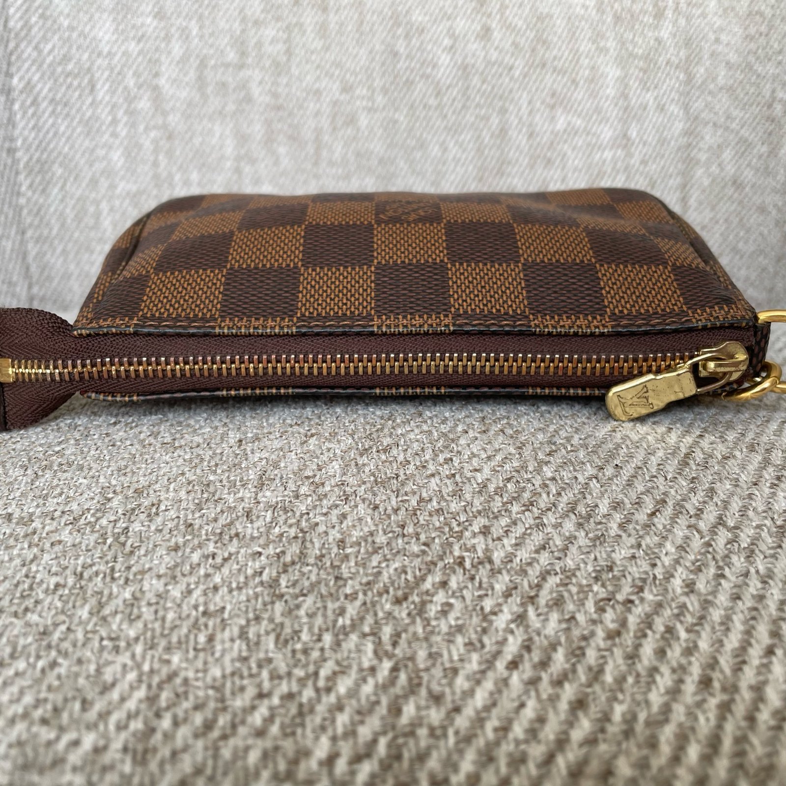 LOUIS VUITTON Pochette Accessoires Mini – Image 8