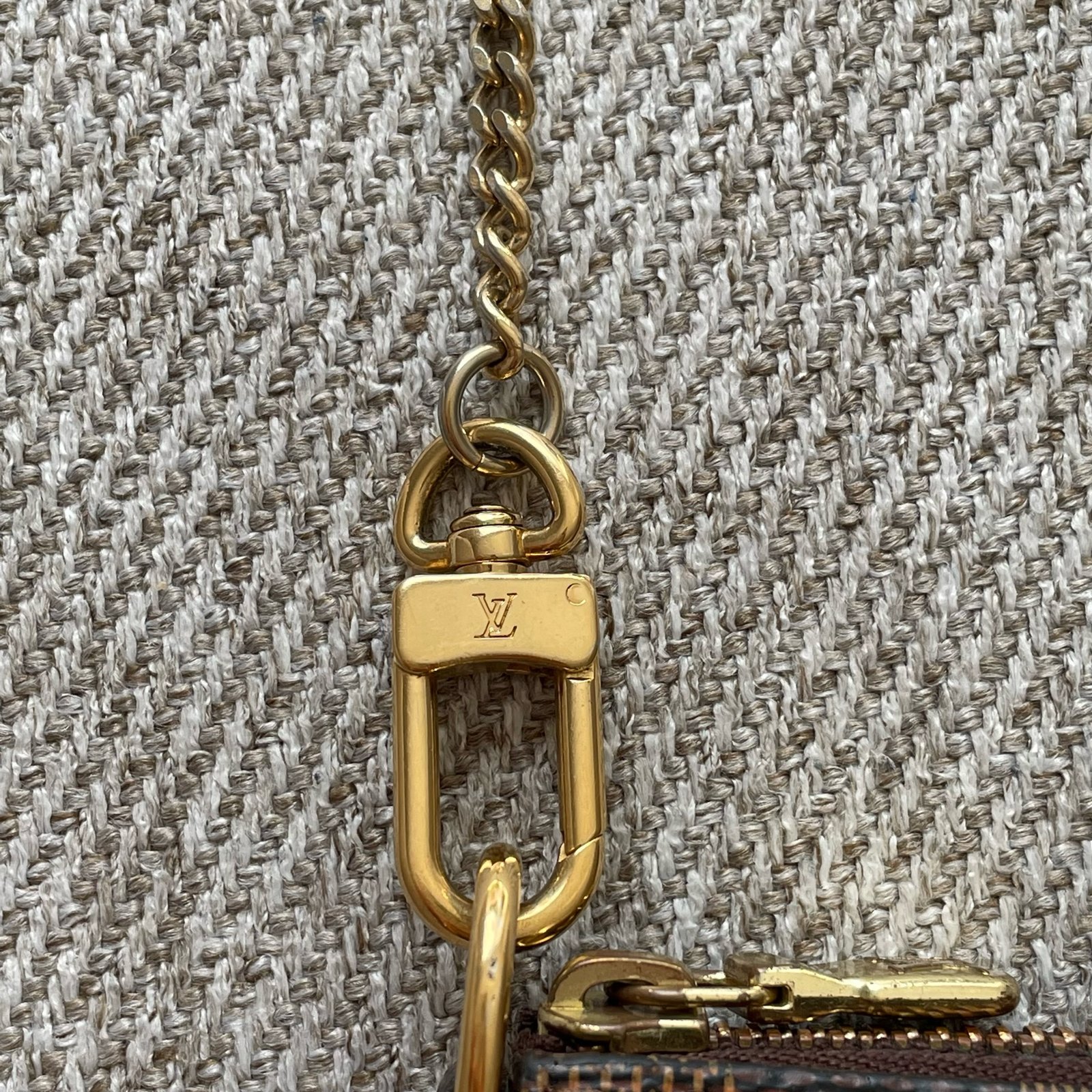 LOUIS VUITTON Pochette Accessoires Mini – Image 9