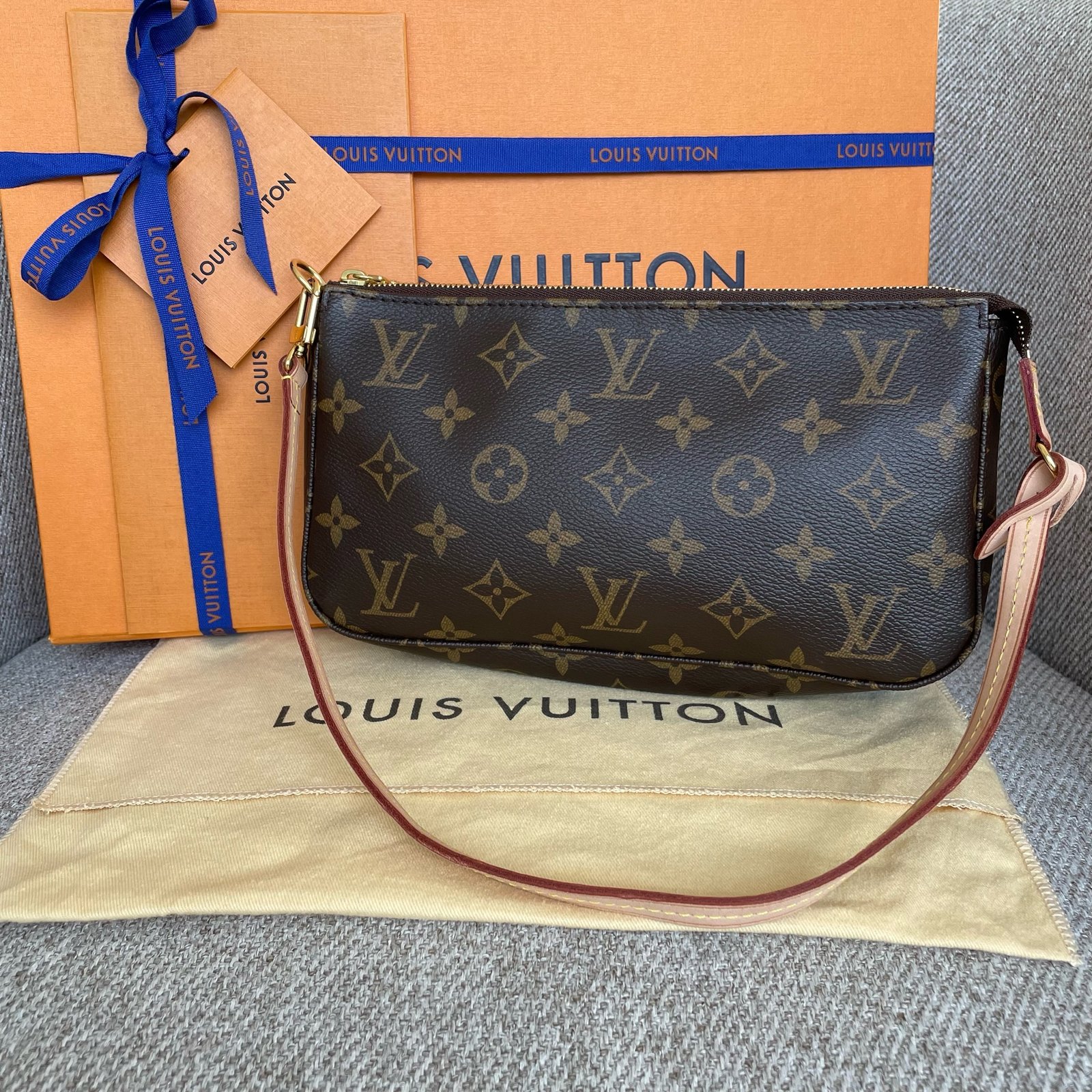 LOUIS VUITTON Pochette Accessoires NM – Image 2