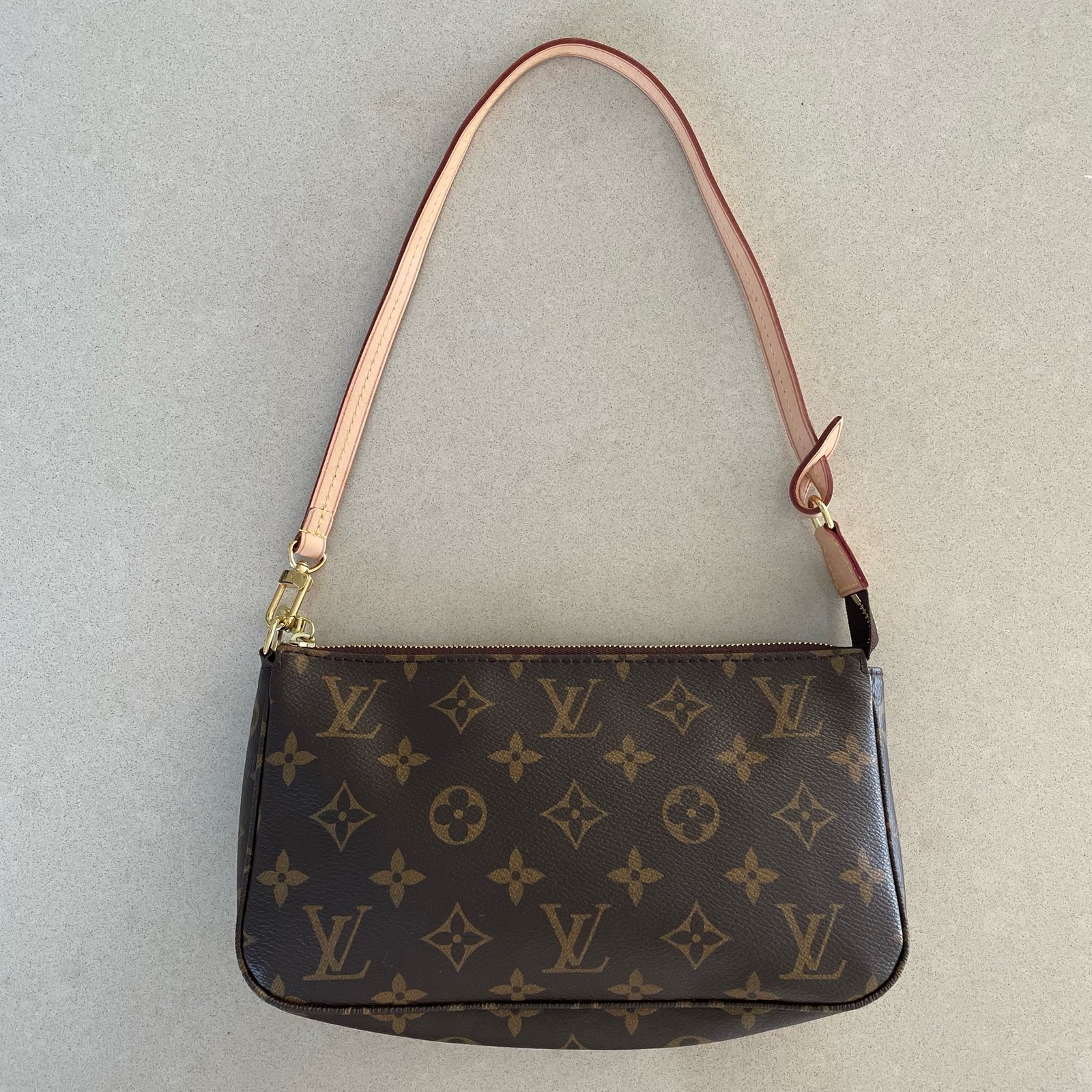 LOUIS VUITTON Pochette Accessoires NM