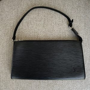 LOUIS VUITTON Pochette Accessoires