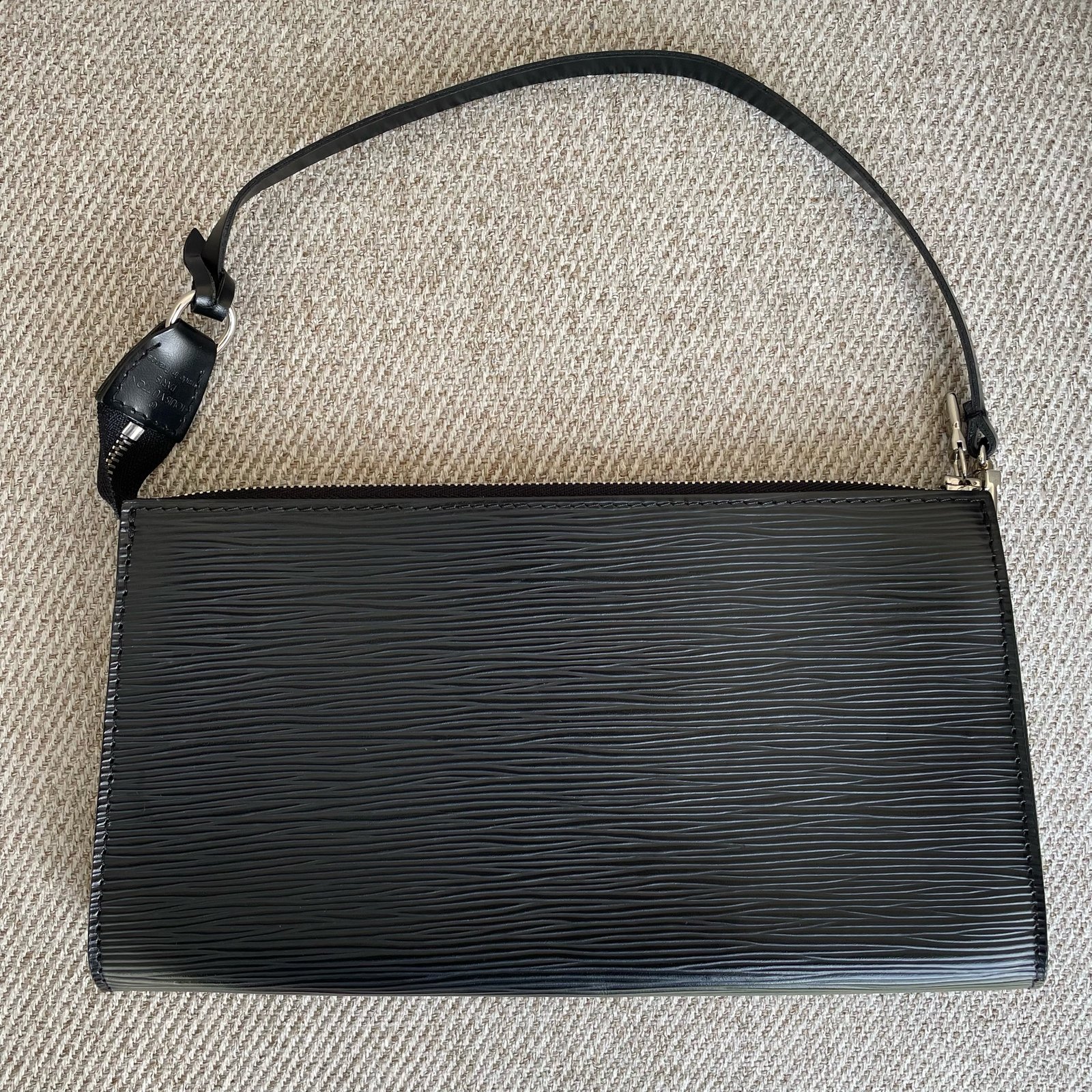 LOUIS VUITTON Pochette Accessoires – Image 4