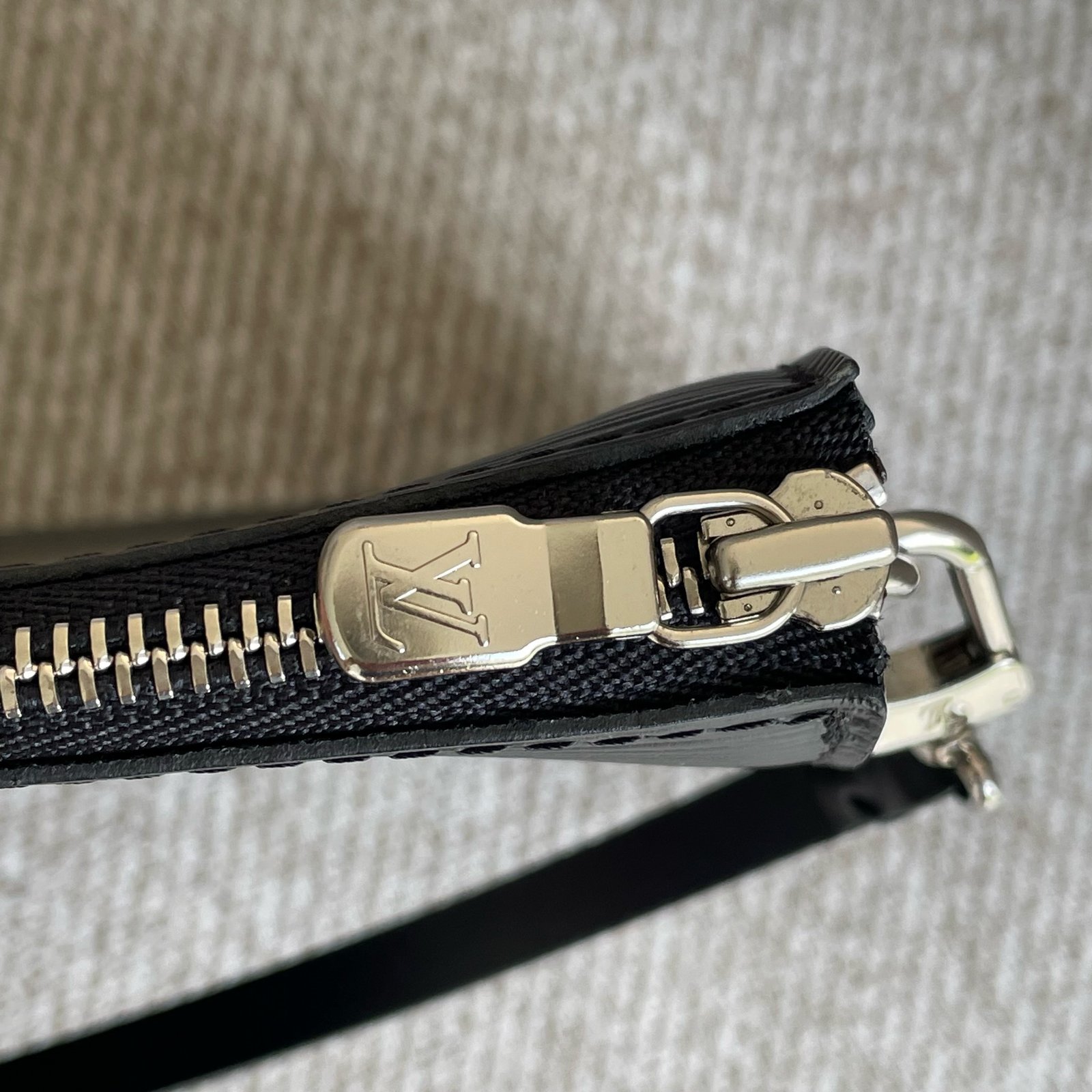 LOUIS VUITTON Pochette Accessoires – Image 6
