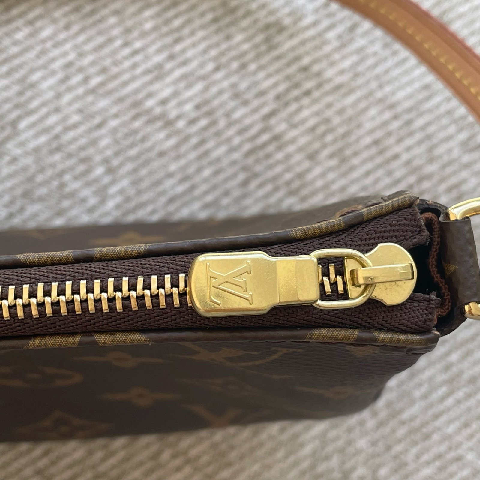 LOUIS VUITTON Pochette Accessoires NM – Image 4