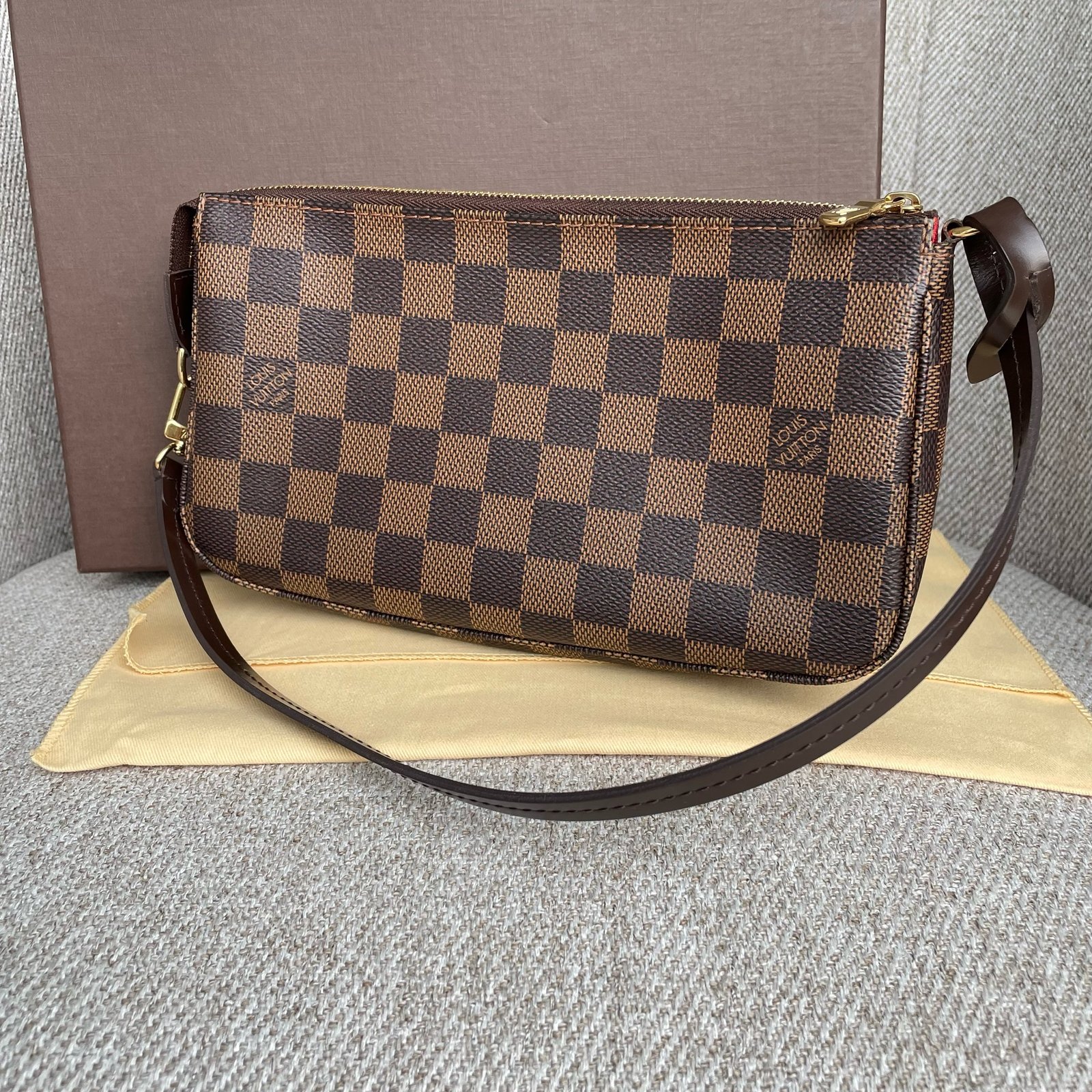 LOUIS VUITTON Pochette Accessoires NM – Image 2
