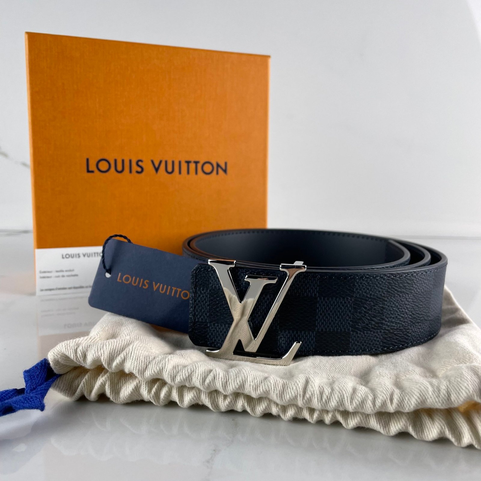 LOUIS VUITTON Ceinture LV Initiales 40 mm Réversible – Image 2