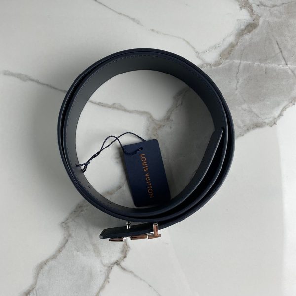 LOUIS VUITTON Ceinture LV Initiales 40 mm Réversible – Image 9