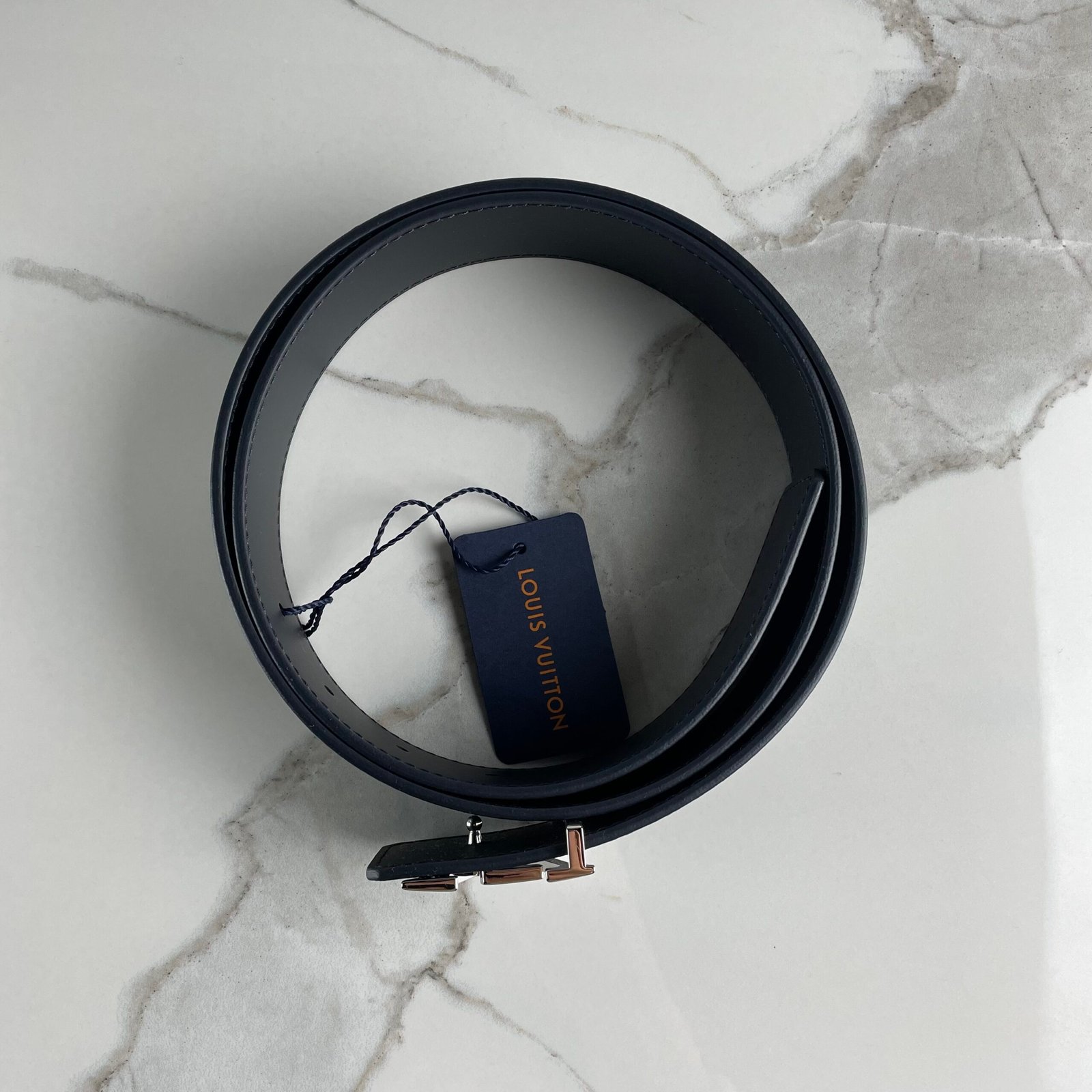 LOUIS VUITTON Ceinture LV Initiales 40 mm Réversible – Image 9