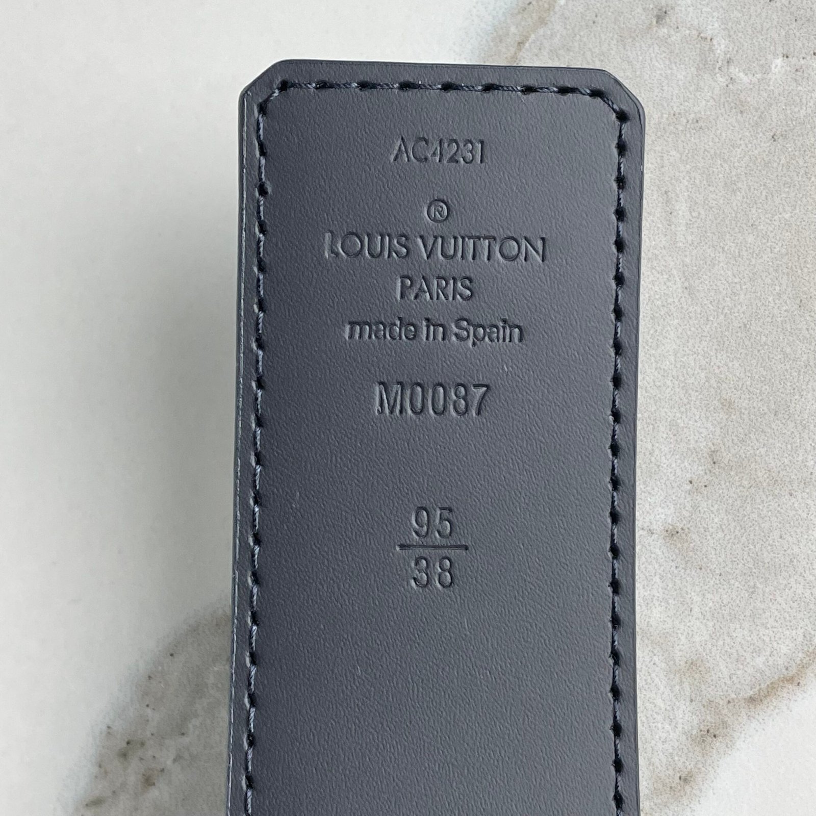 LOUIS VUITTON Ceinture LV Initiales 40 mm Réversible – Image 5