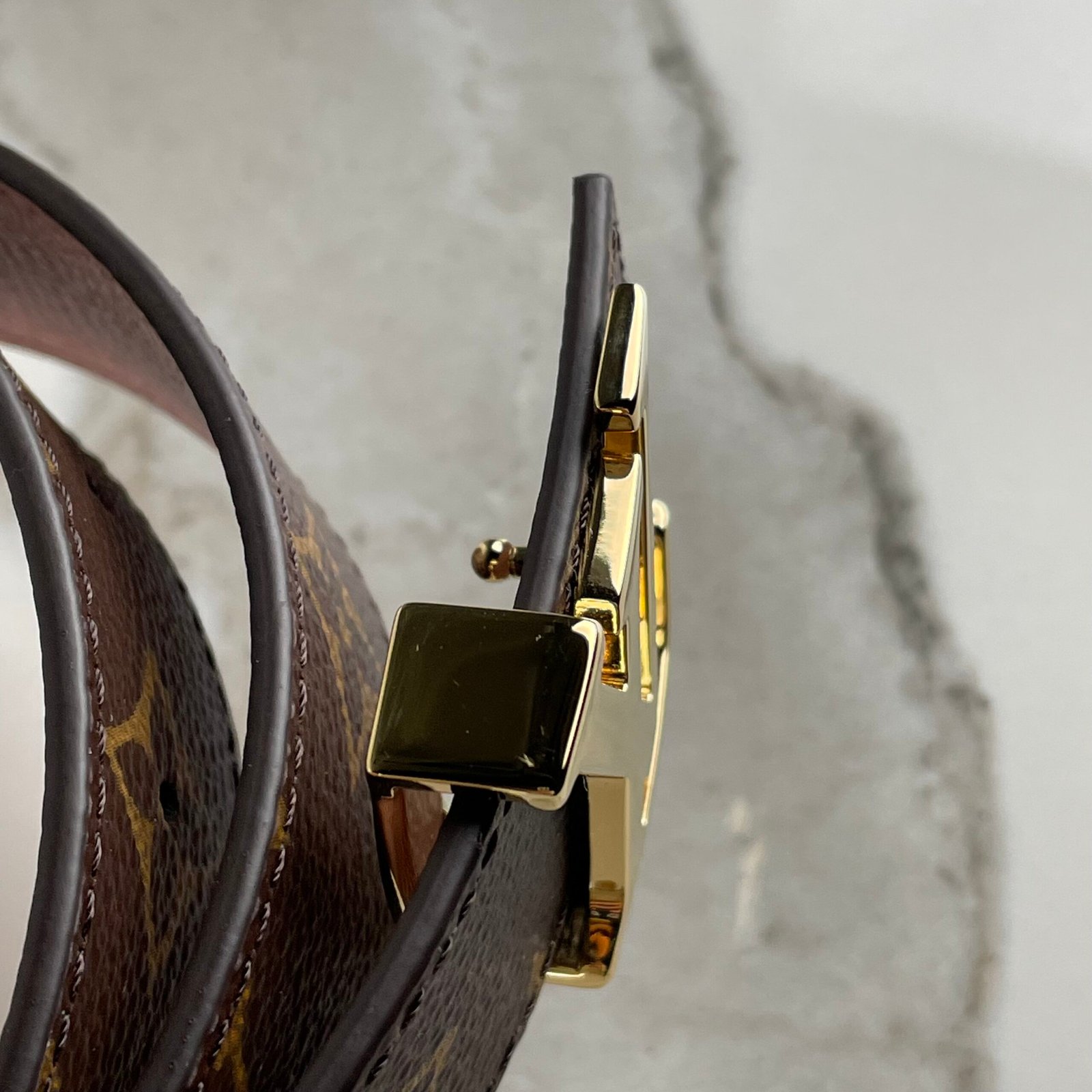 LOUIS VUITTON Ceinture LV Initiales 30 mm Réversible – Image 5