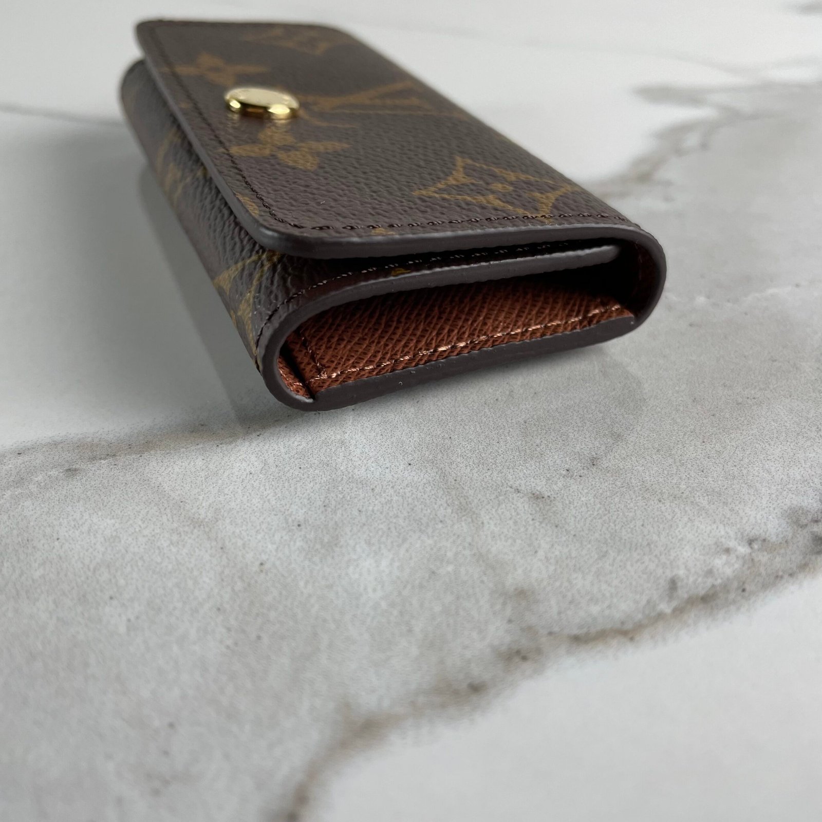 LOUIS VUITTON 4 Key Holder – Image 5