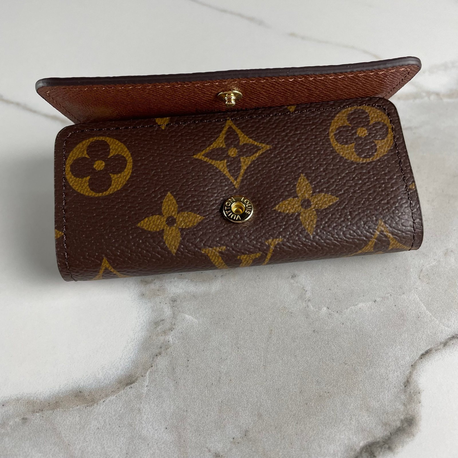 LOUIS VUITTON 4 Key Holder – Image 6